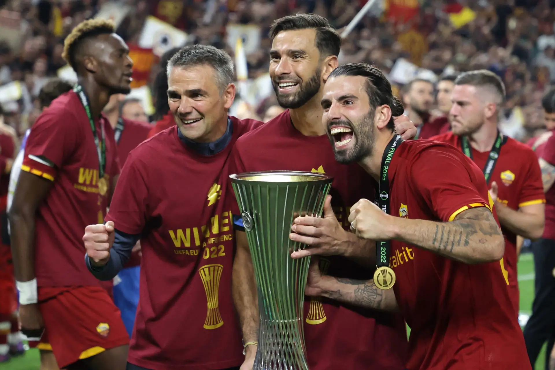 “Escrevemos história na Roma”: as reações dos jogadores portugueses após a conquista da Liga Conferência