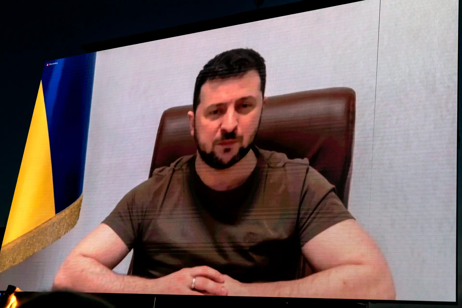 Zelensky não vai ceder áreas ocupadas para negociar fim da guerra