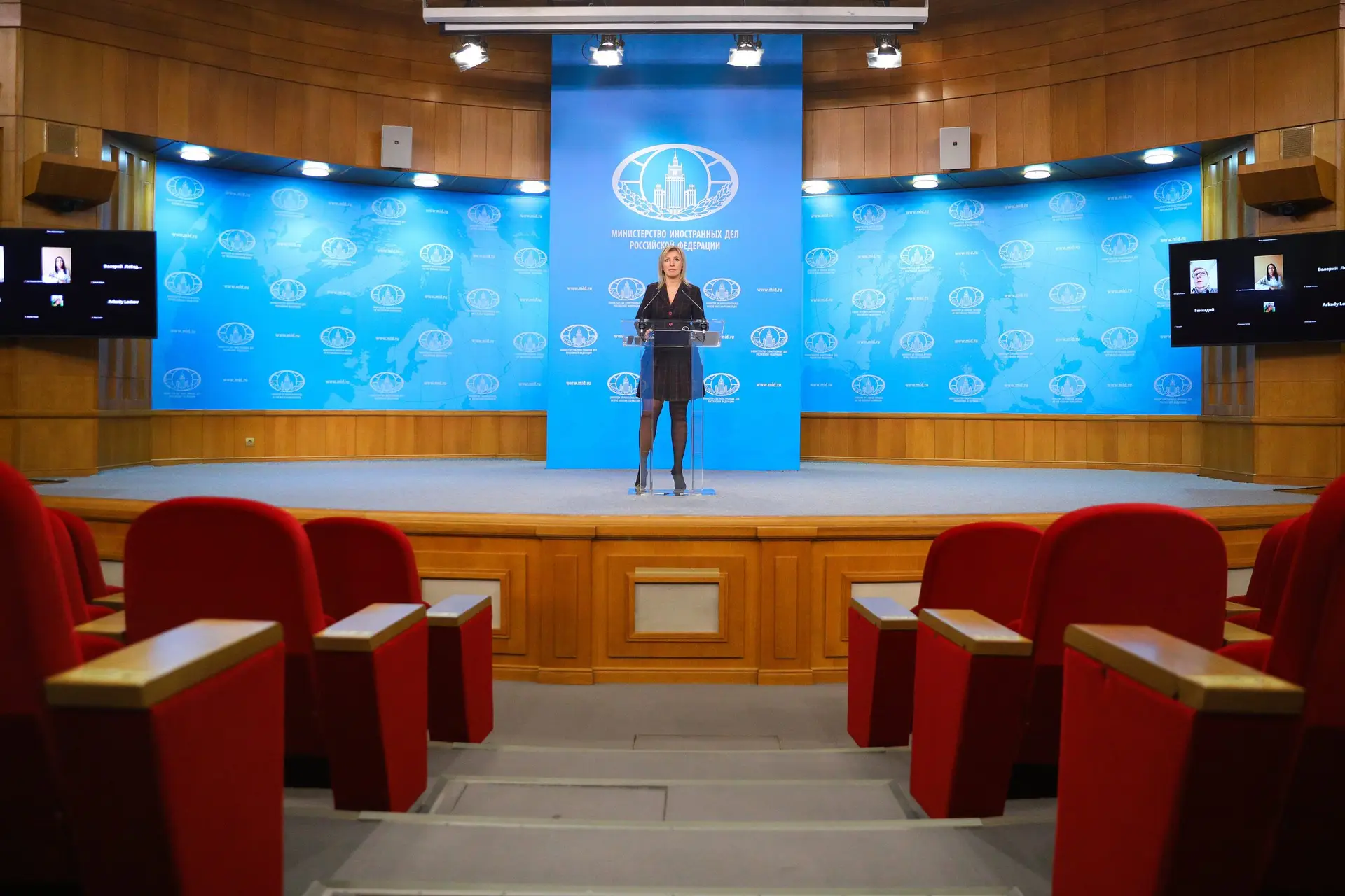 Moscovo ameaça sancionar media ocidentais se YouTube censurar diplomacia russa