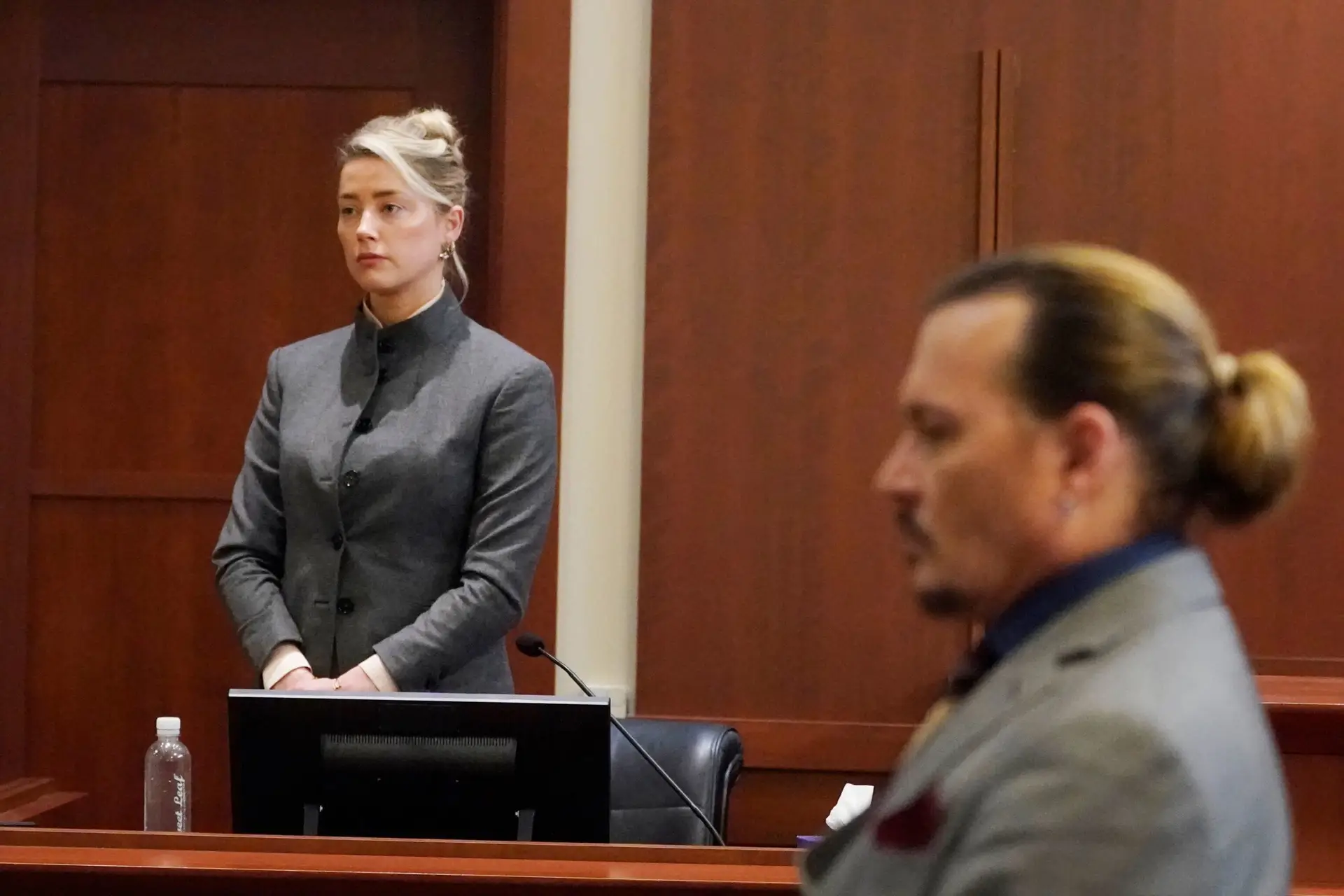Johnny Depp e Amber Heard: o julgamento e as acusações - SIC Notícias