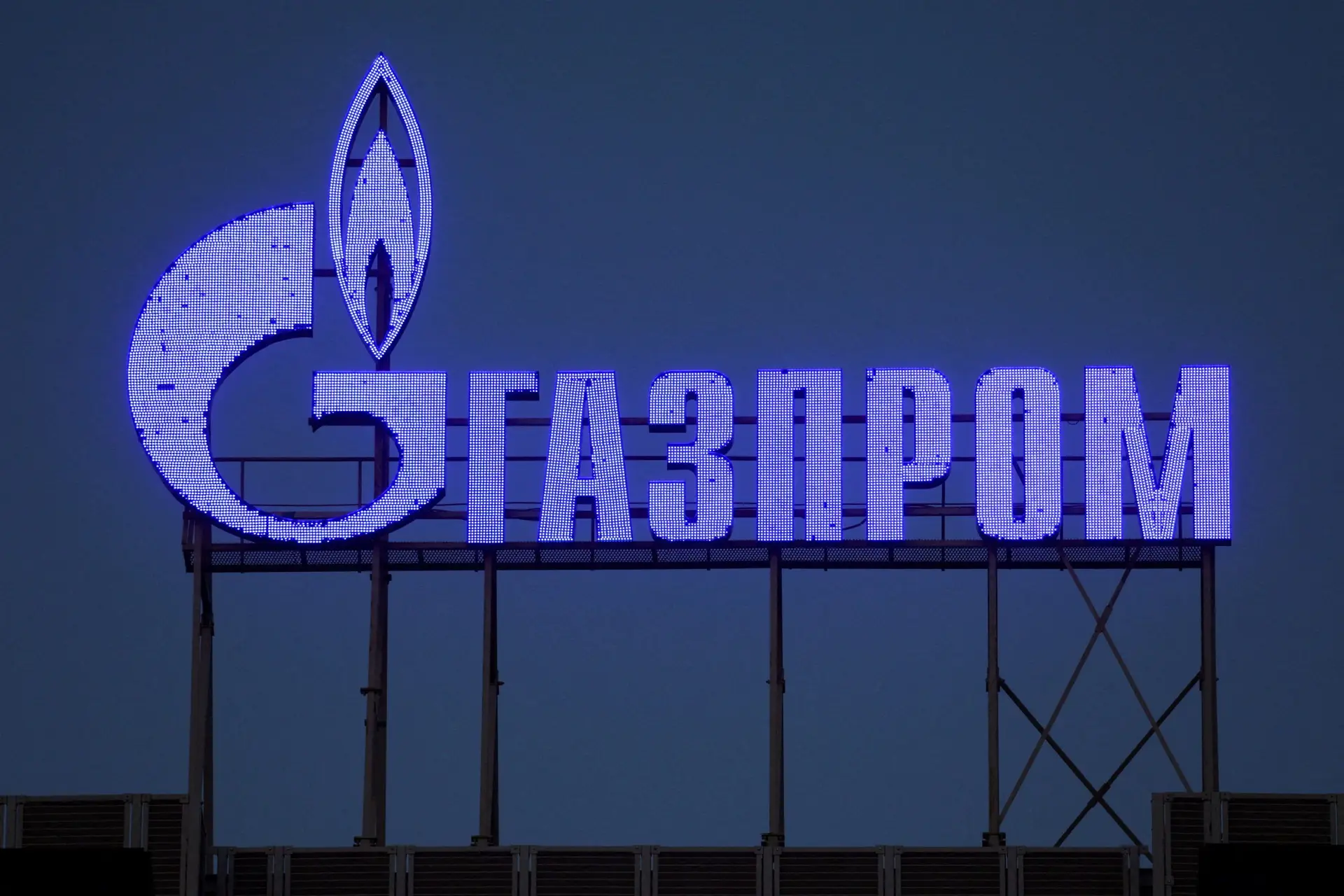 Companhia russa Gazprom suspende entregas de gás aos Países Baixos