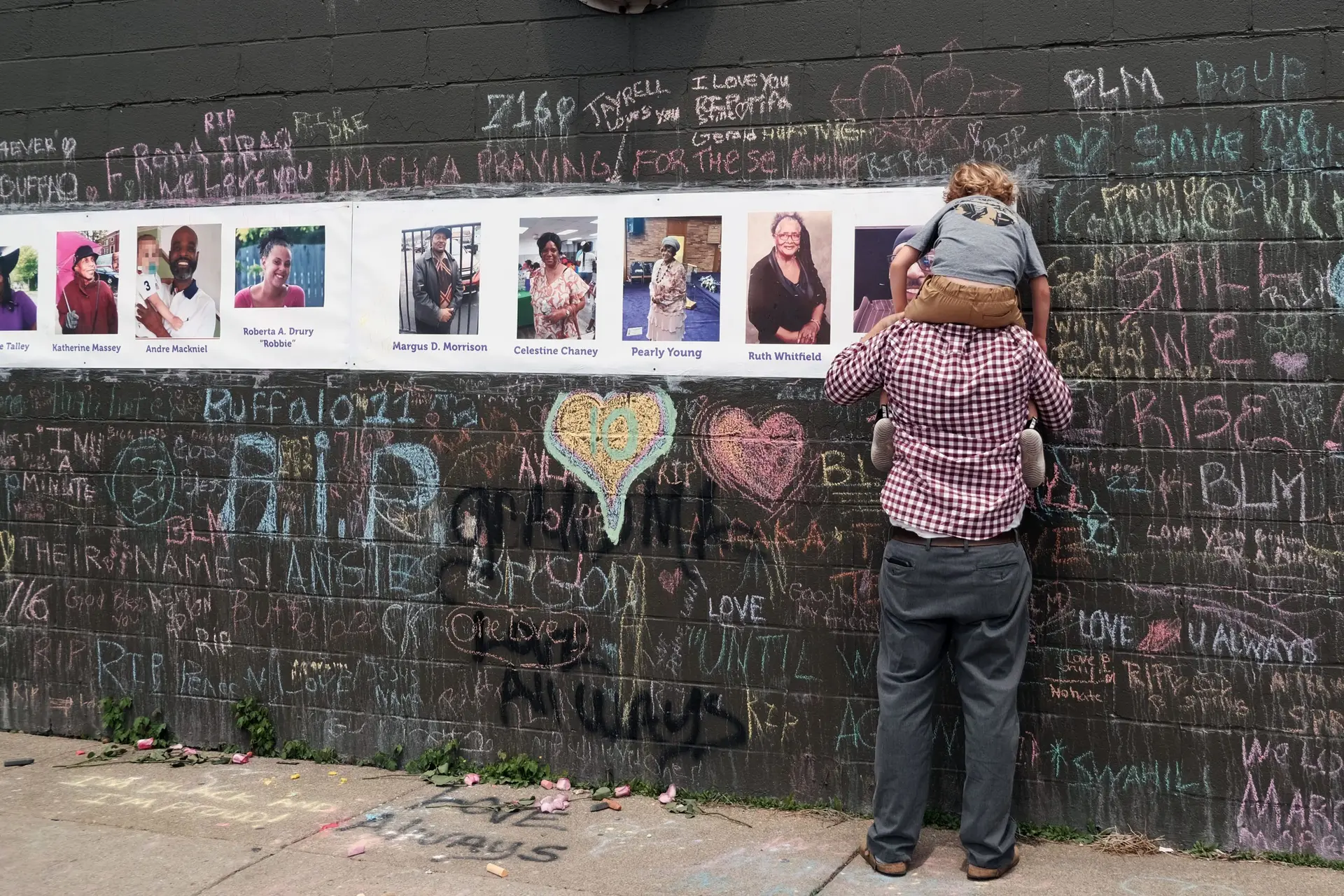 Tiroteio Buffalo: júri indicia suspeito por terrorismo doméstico