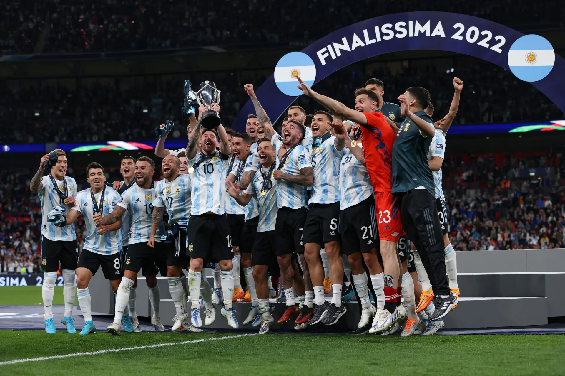 Argentina vence Itália e conquista a Finalíssima