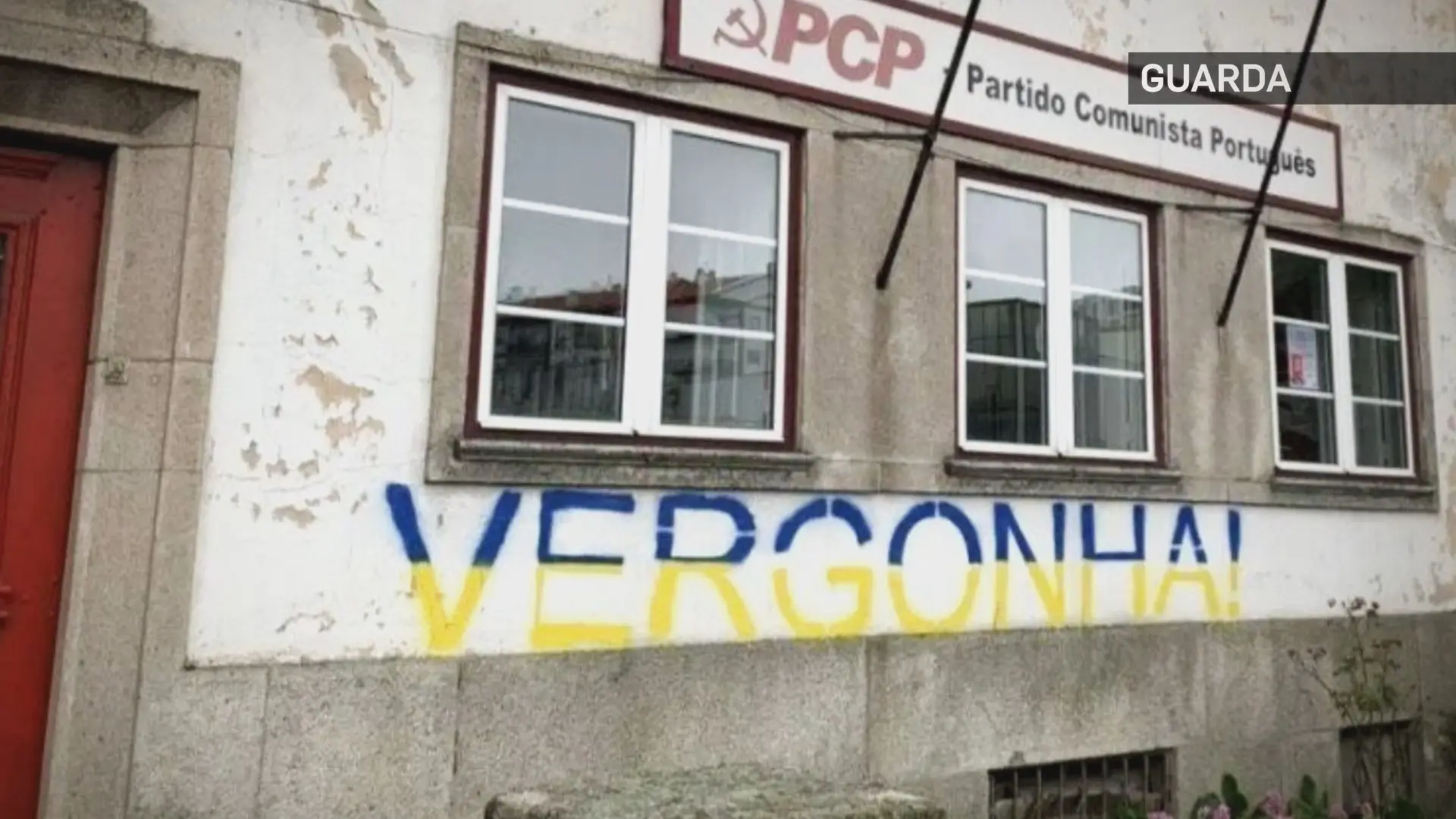 Sedes do PCP vandalizadas: autoridades dizem estar atentas e partido considera “ataque à liberdade”