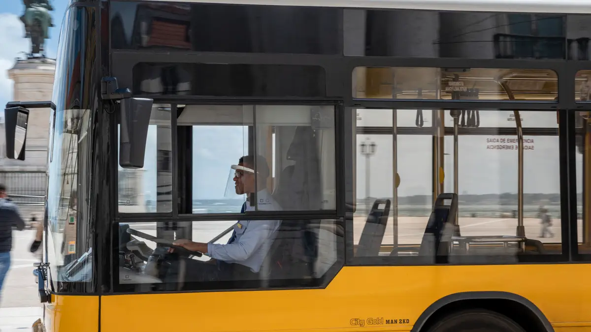 Utilizadores queixam-se de falhas nos novos autocarros do Grande