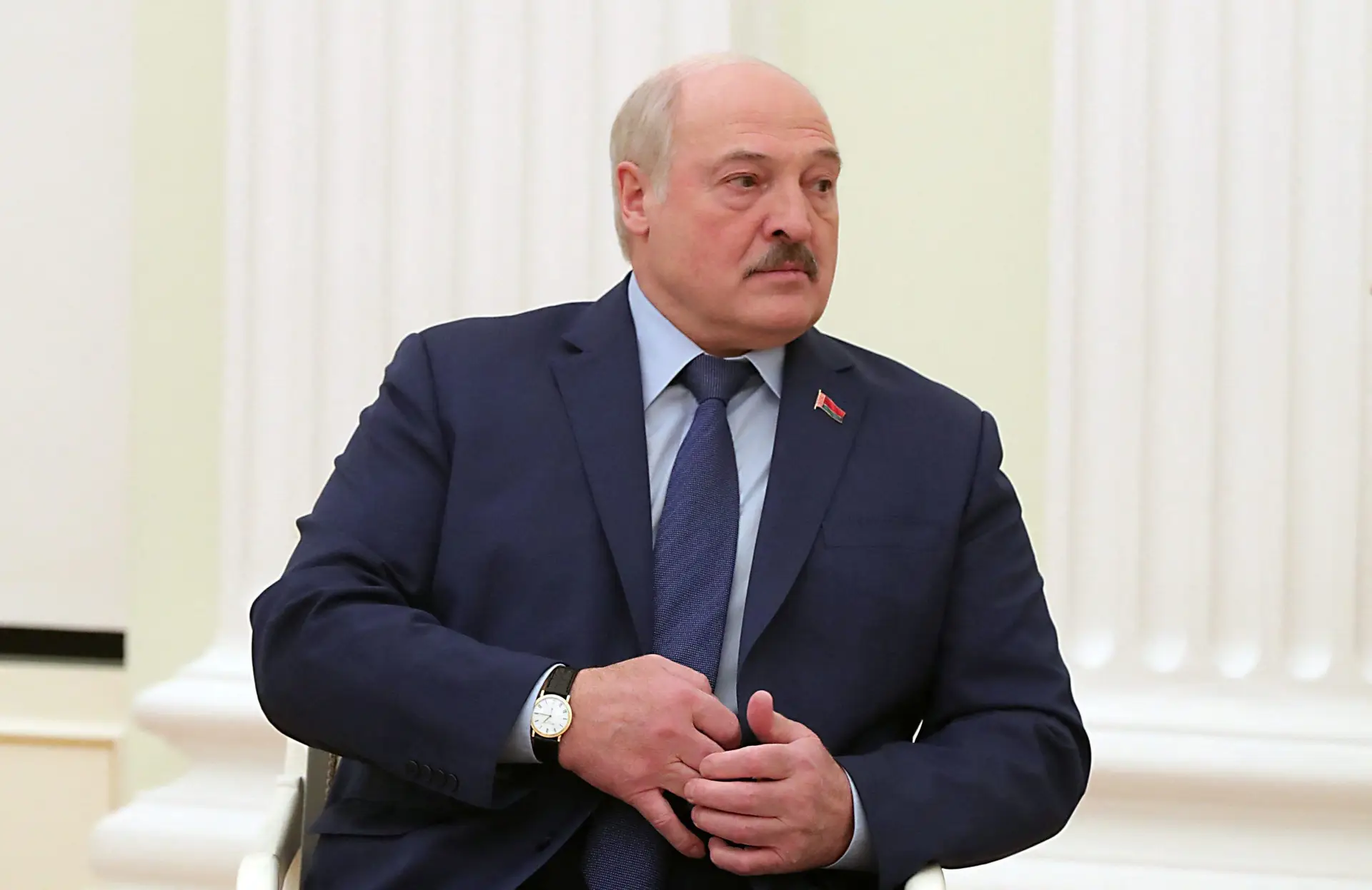 Ucrânia: Presidente da Bielorrússia premiou vários membros dos serviços secretos