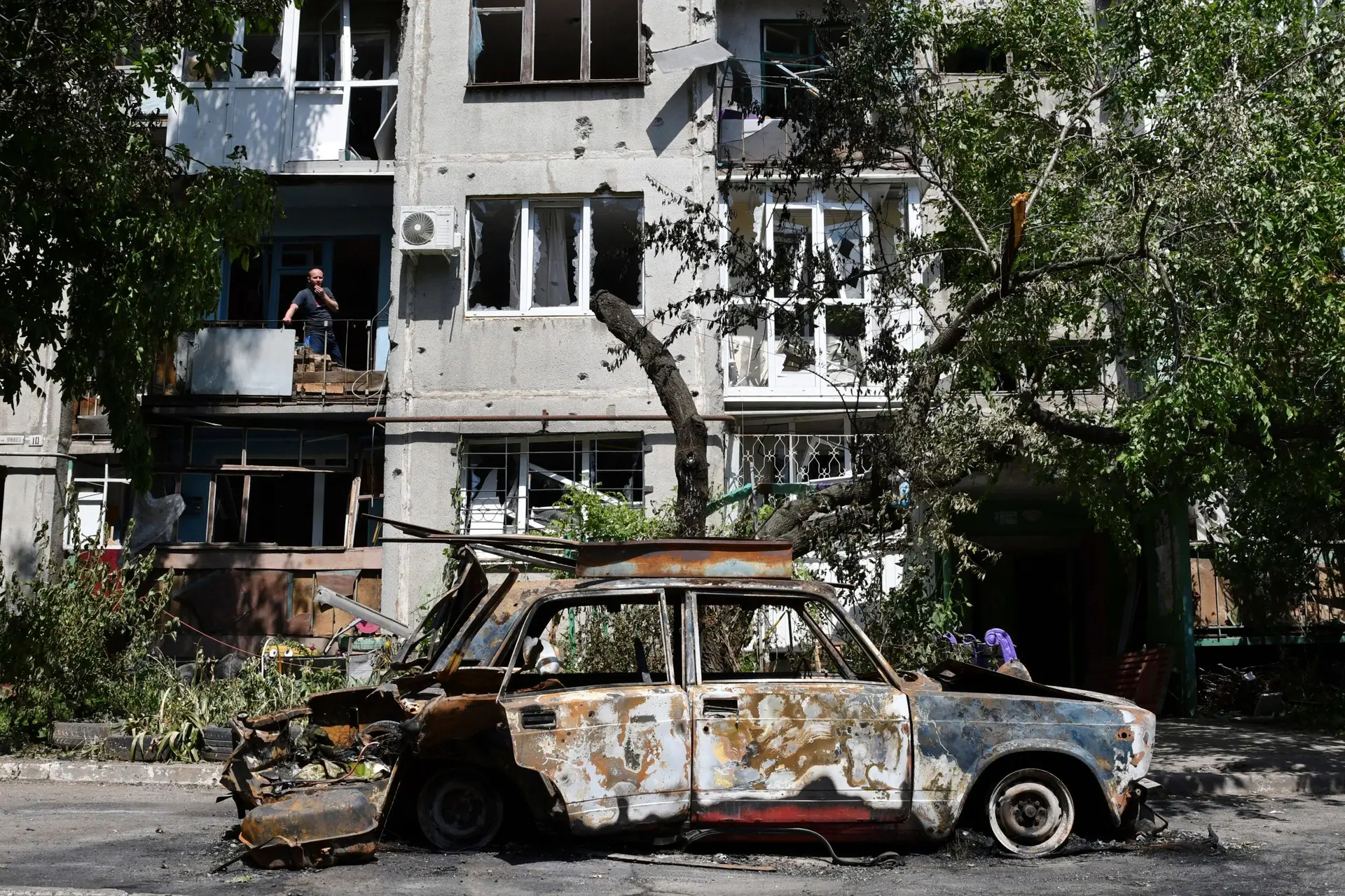 SIC na Ucrânia: família sobrevive a ataque russo e decide abandonar Sloviansk em direção a oeste