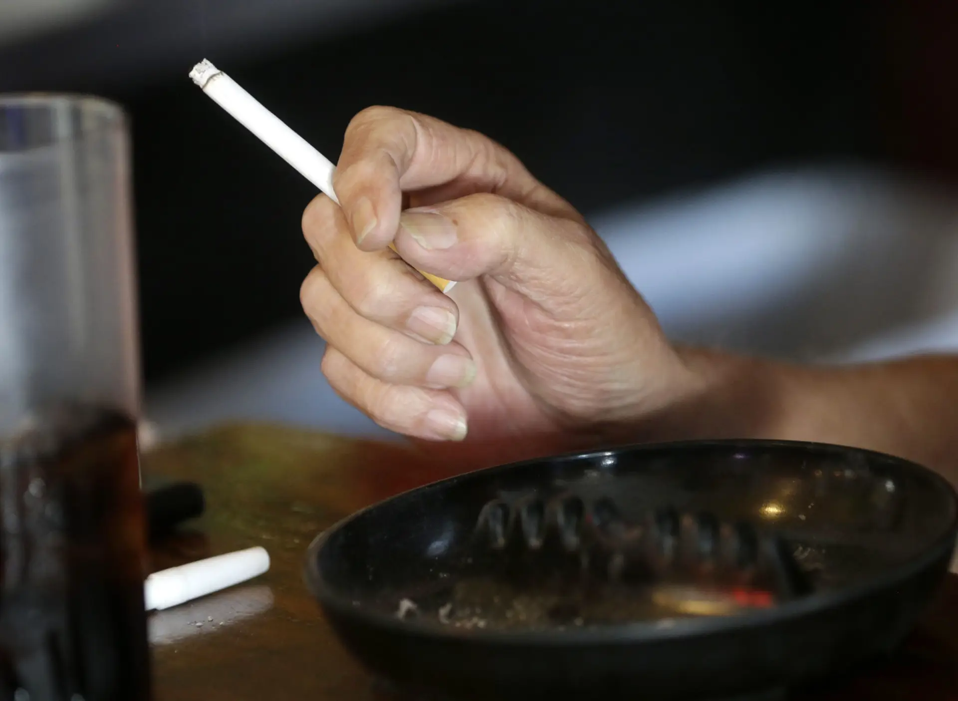 Regras para fumar em restaurantes, bares e discotecas vão mudar em janeiro