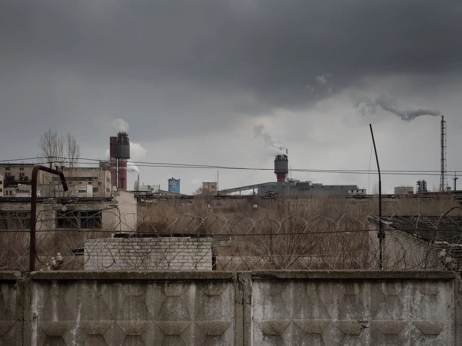 Guerra na Ucrânia: Cerca de 800 pessoas refugiam-se nos túneis de uma fábrica em Severodonetsk