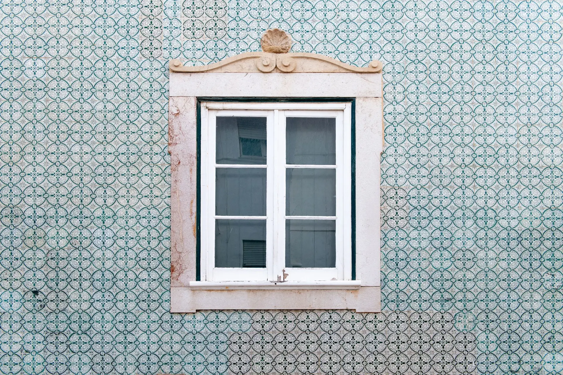 BE desafia PS a viabilizar moratória para impedir perda de casas para fins comerciais