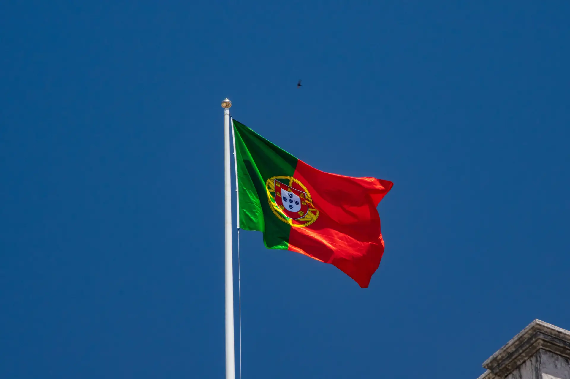 Fitch sobe rating de Portugal para "BBB+"