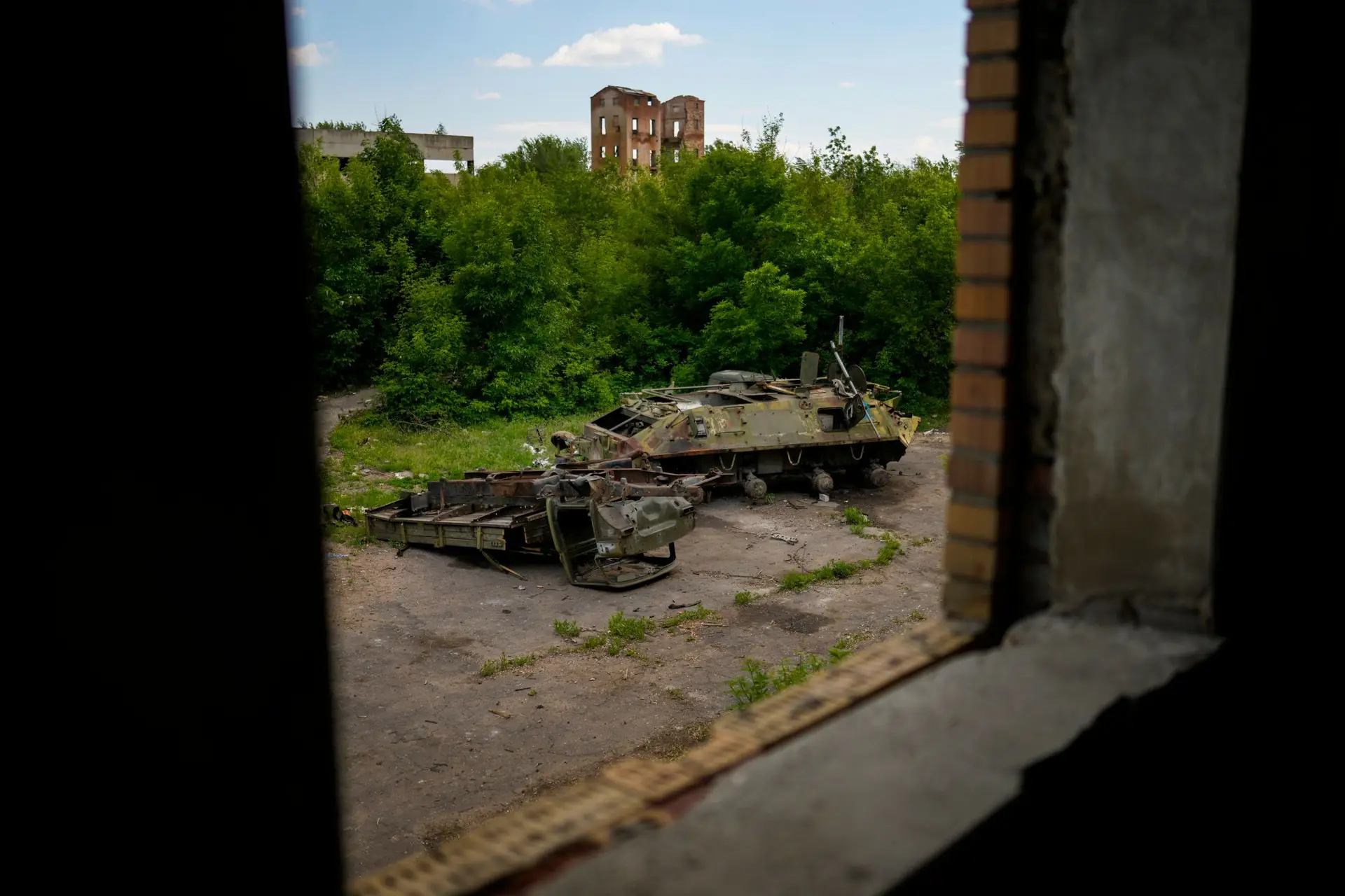Dois jornalistas da Reuters feridos e motorista morto em zona pró-russa de Donetsk