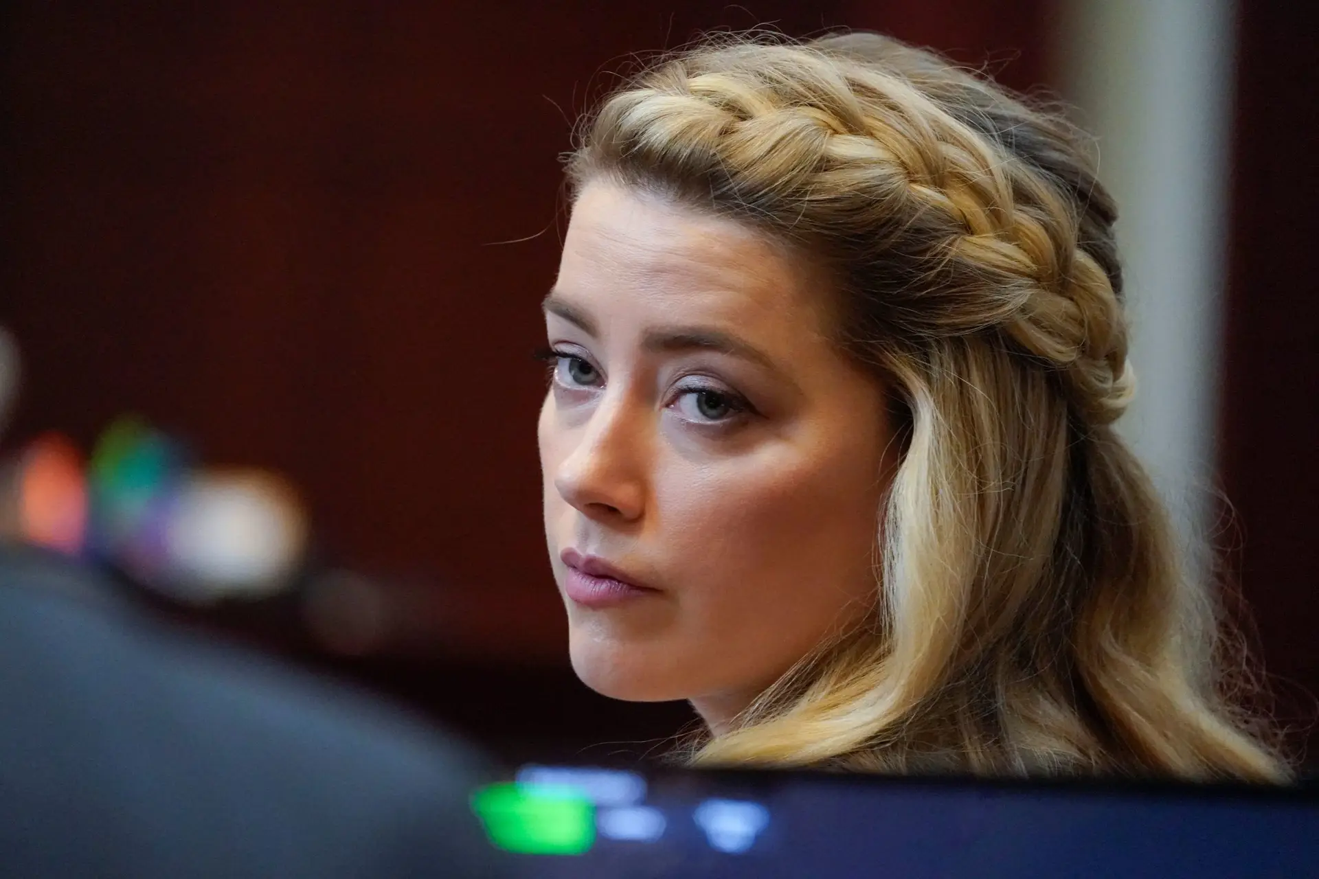 Amber Heard não tem dinheiro para pagar indemnização a Johnny Depp