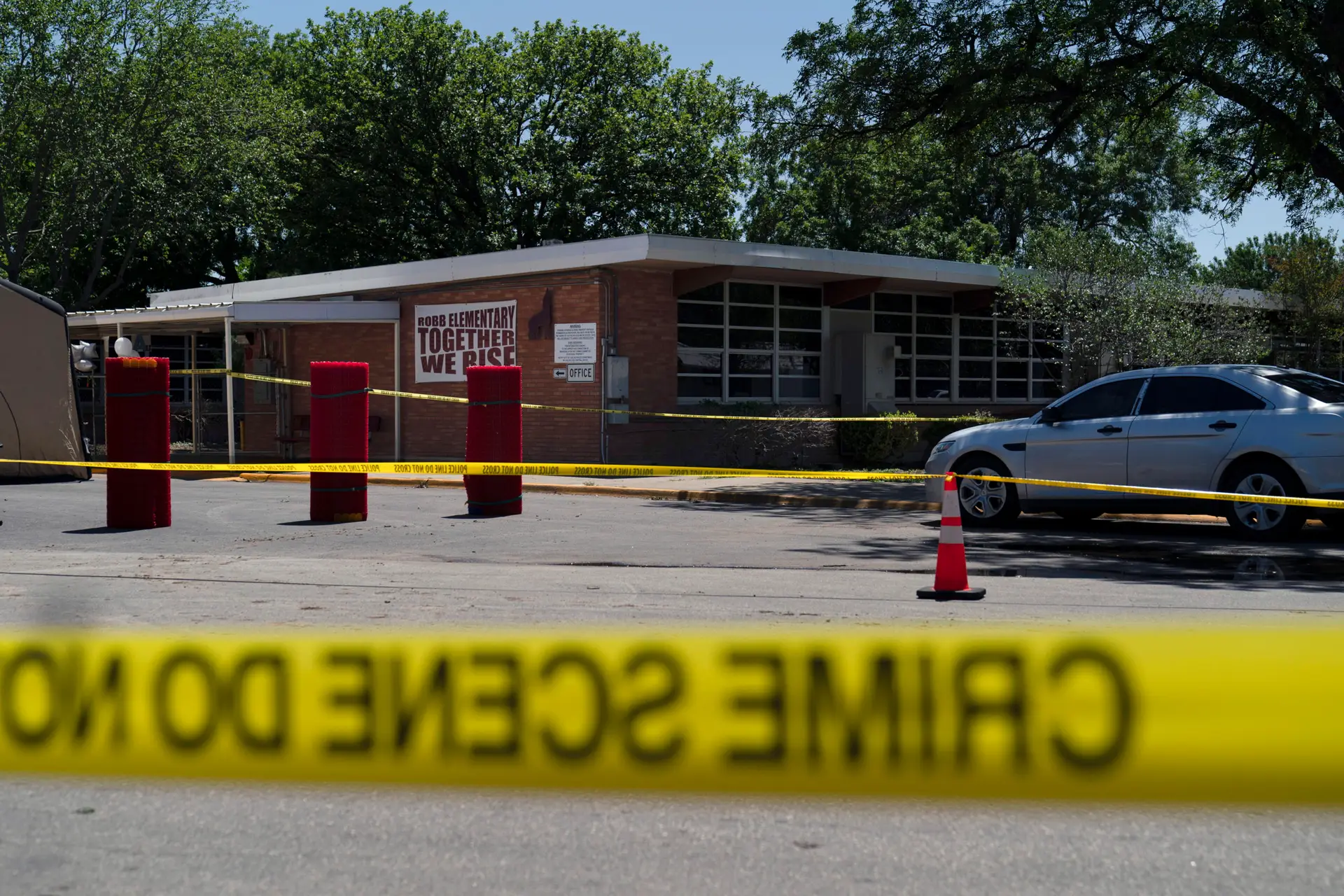 Polícia do Texas abre inquérito à resposta "lenta" no massacre em Uvalde
