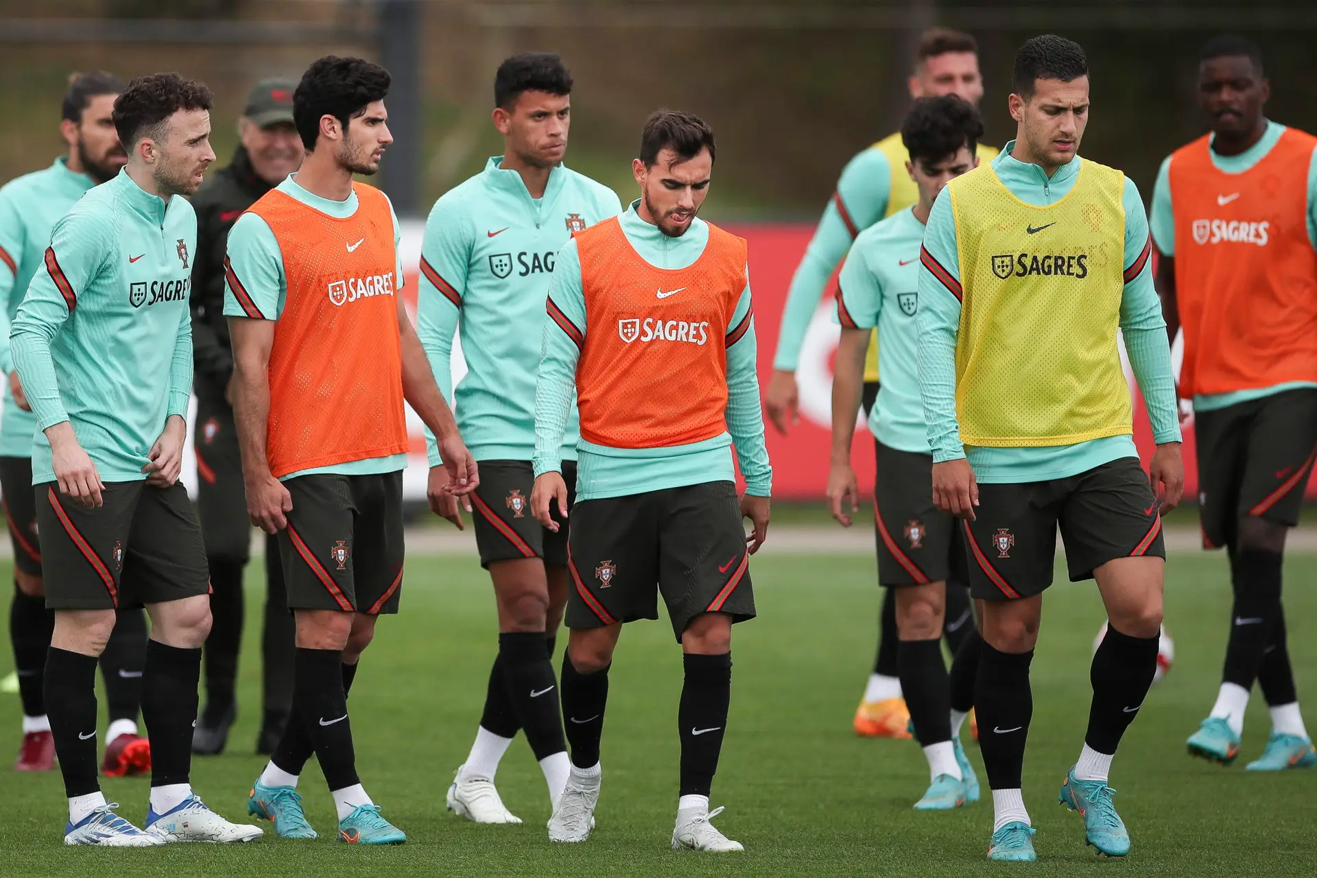 Gonçalo Guedes, David Carmo e Vítor Ferreira falham jogo com a Suíça