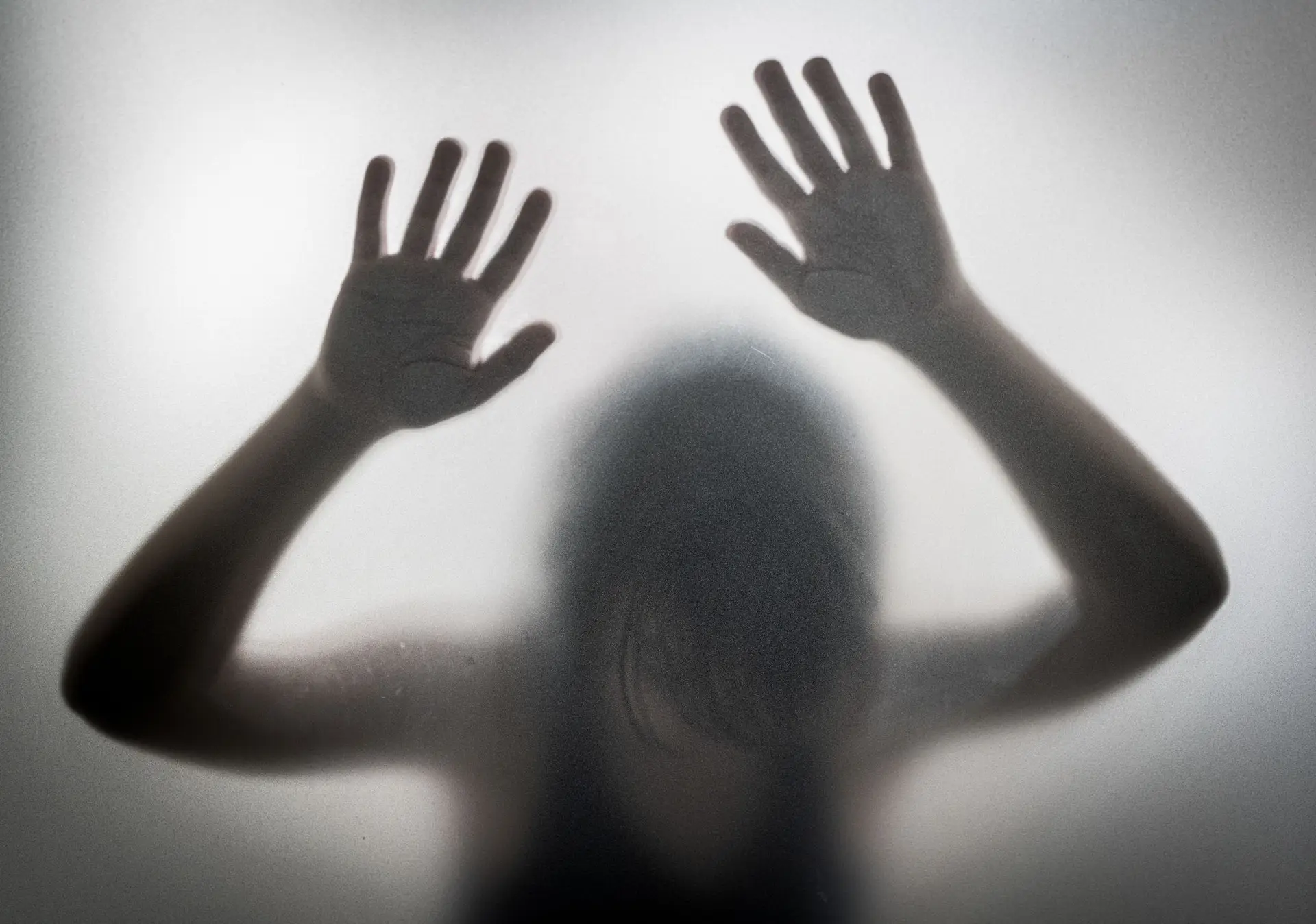 Detido suspeito de crimes de abuso sexual a enteada em Viseu