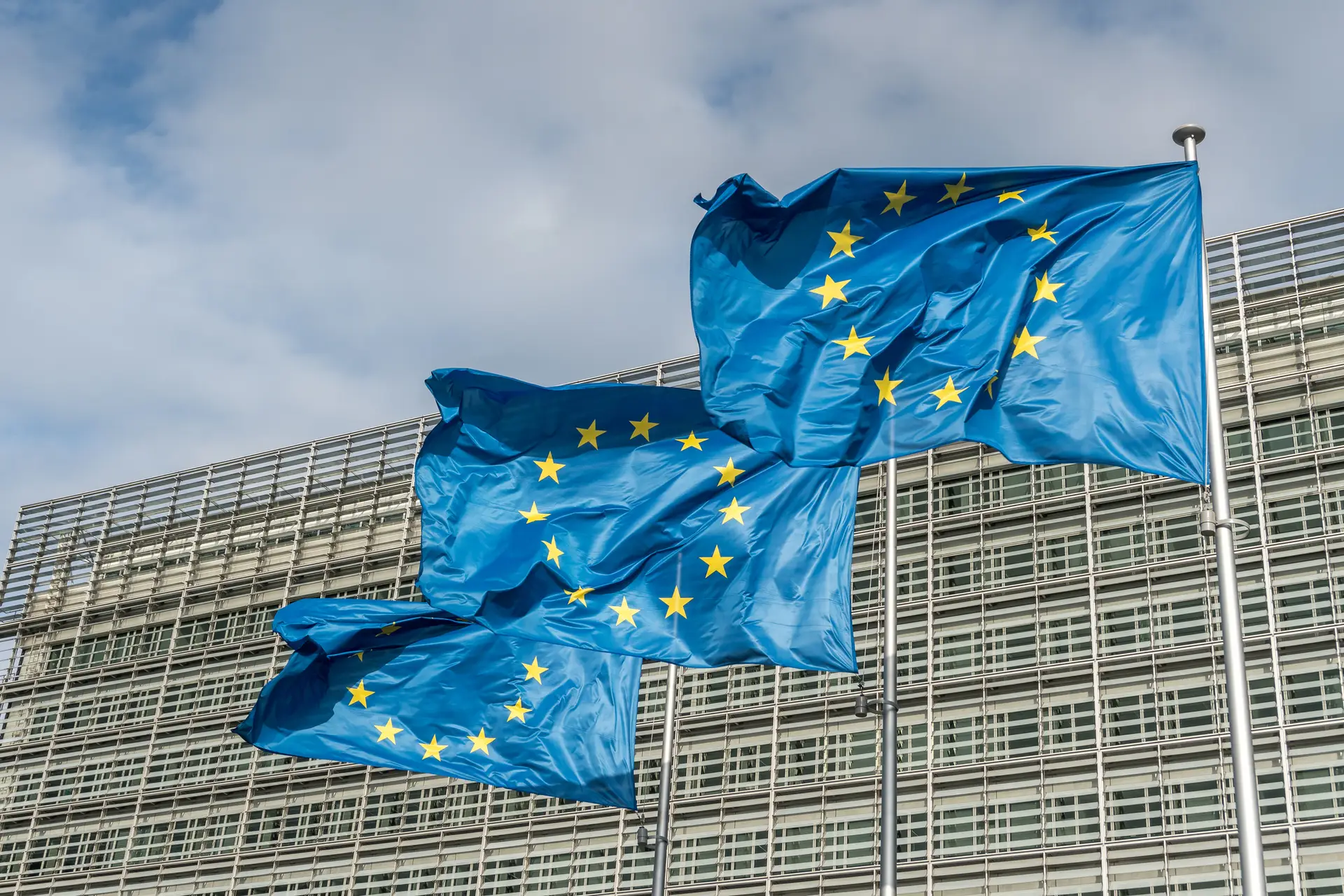 Bruxelas propõe orçamento complementado por 100 mil milhões da ‘bazuca’ anticrise