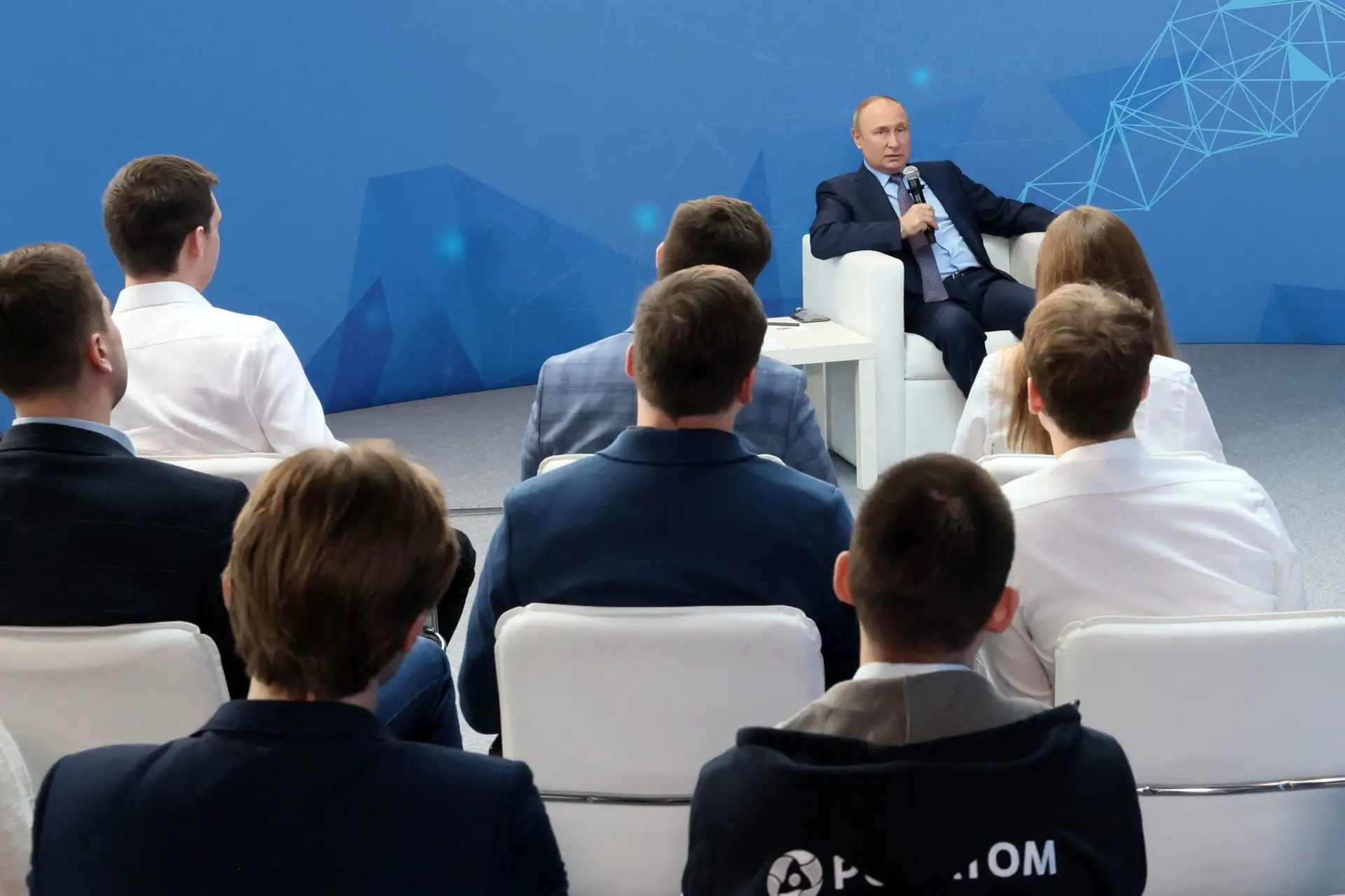 Vladimir Putin: “É impossível cercar um país tão grande como a Rússia”