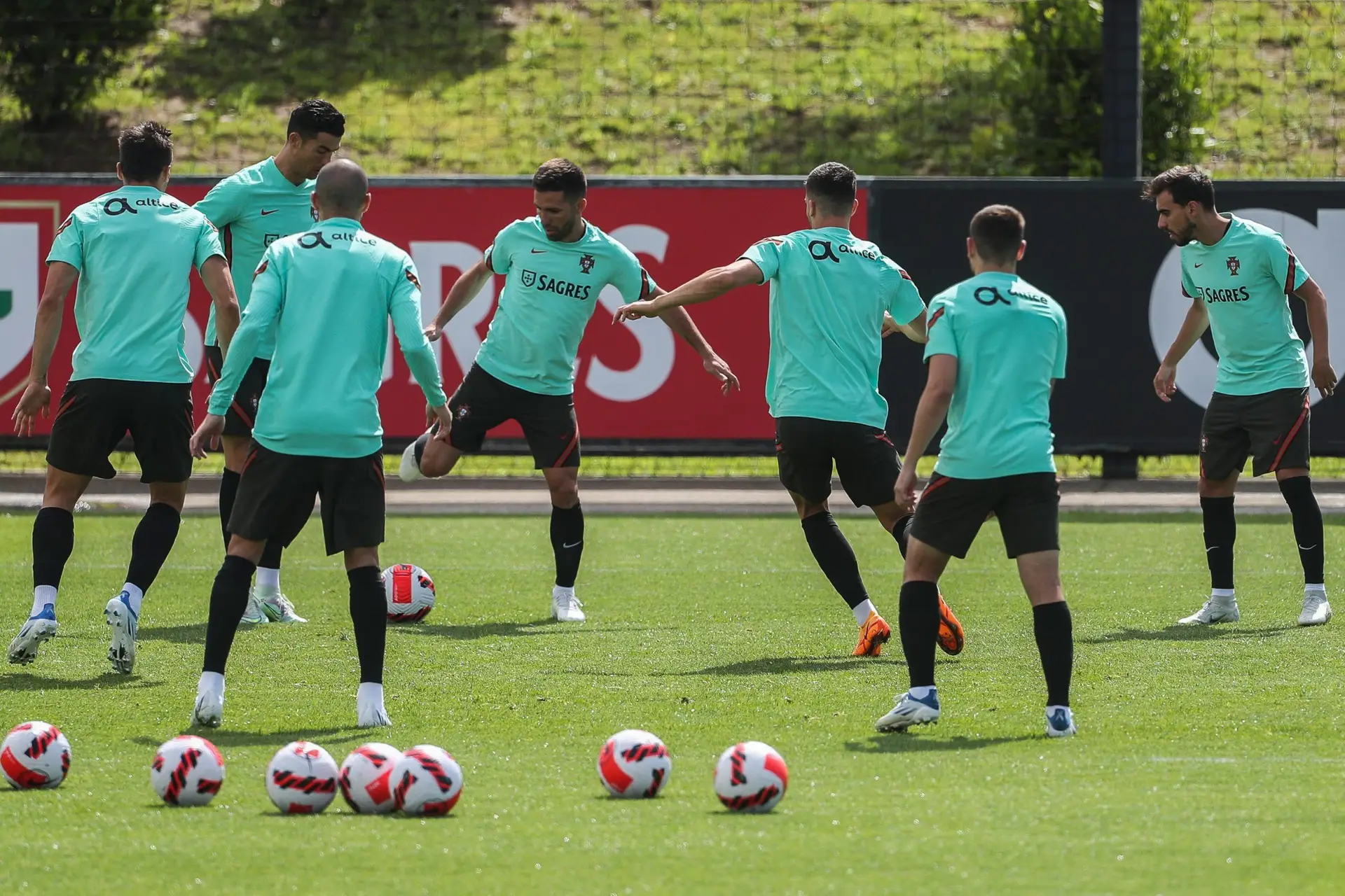 Liga das Nações: Fernando Santos prepara alterações para jogo na Suíça
