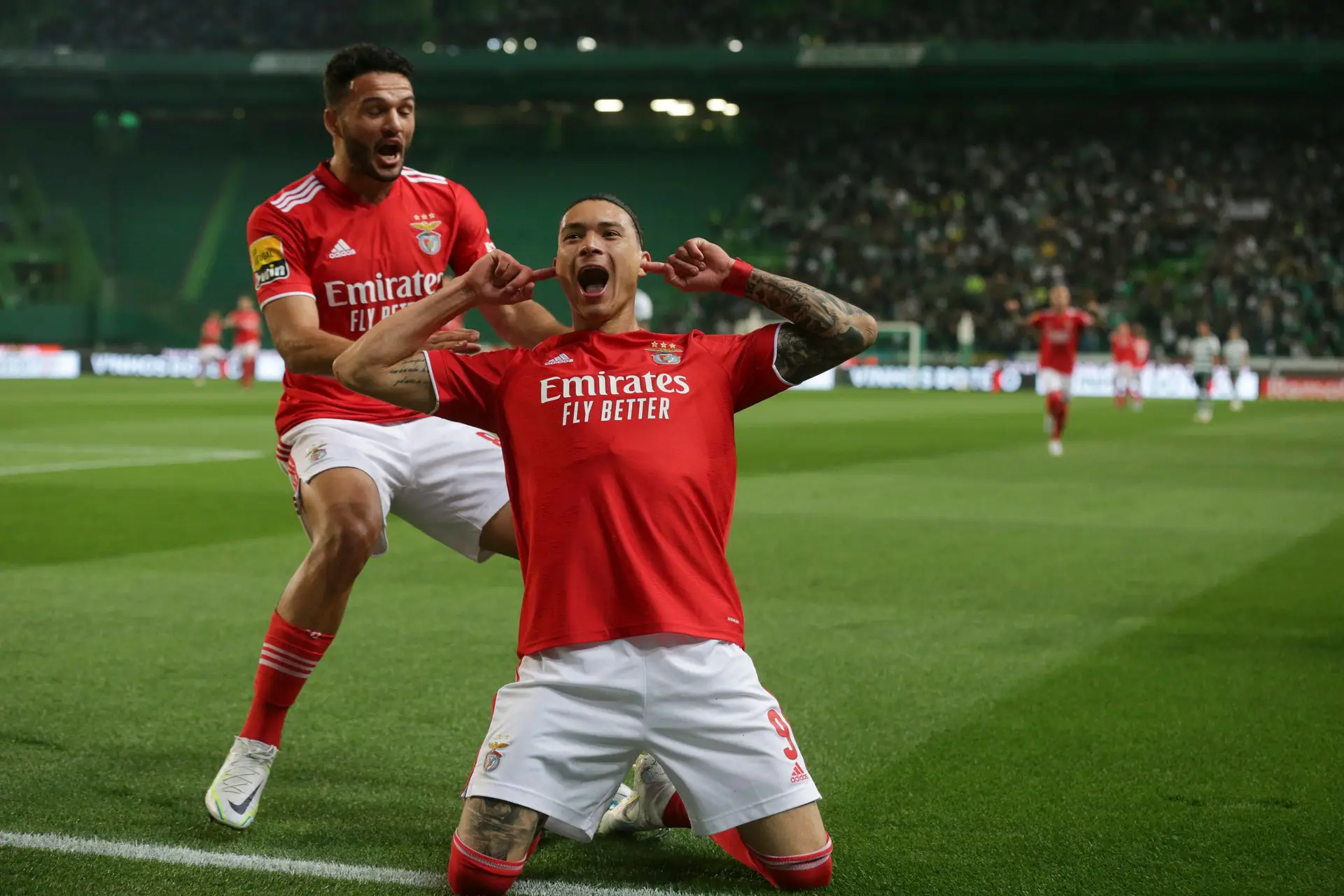 Benfica vende Darwin ao Liverpool por 75 milhões de euros mais 25 por objetivos
