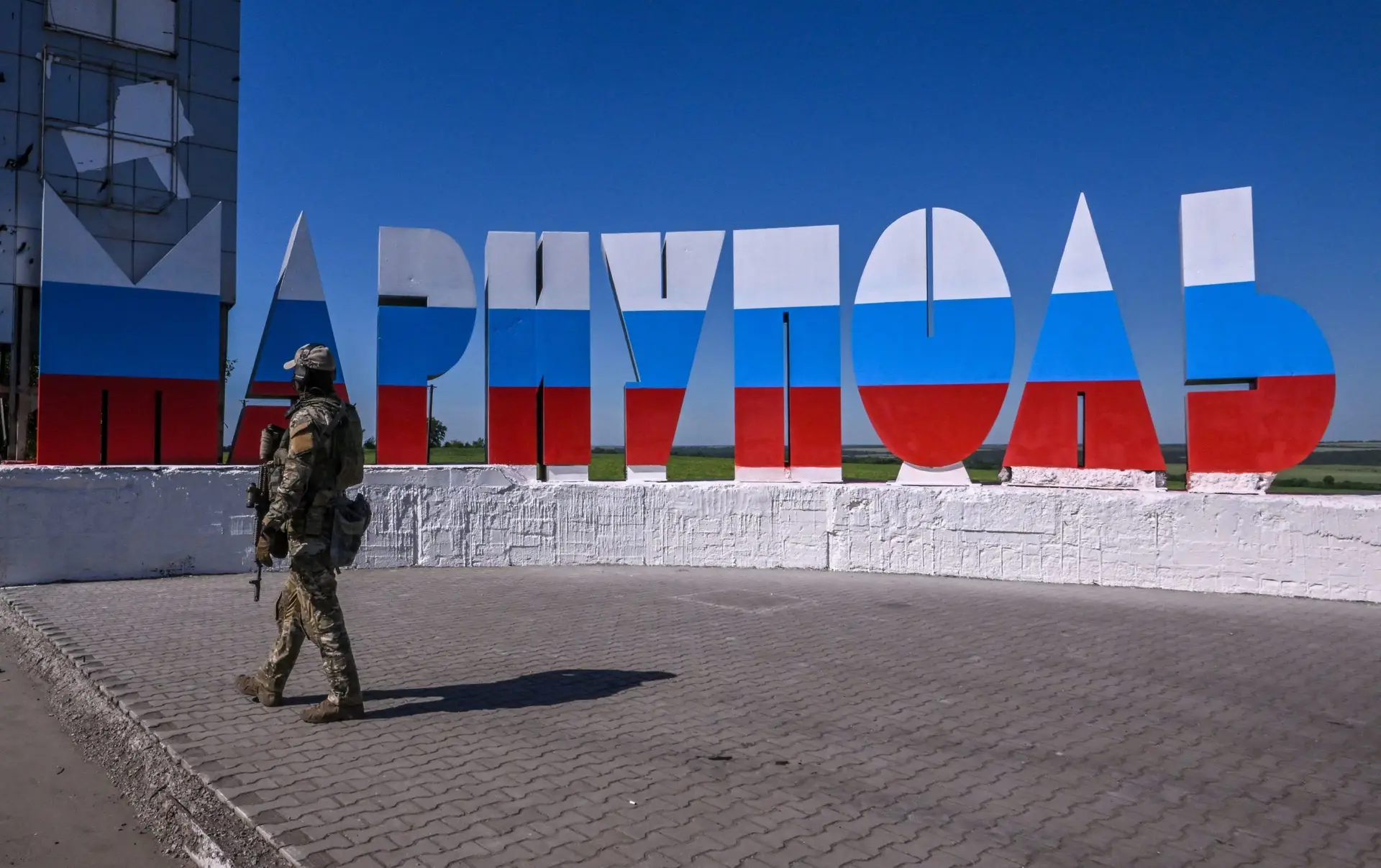 Mariupol sob domínio russo: porto reabriu apenas com rotas para Rússia