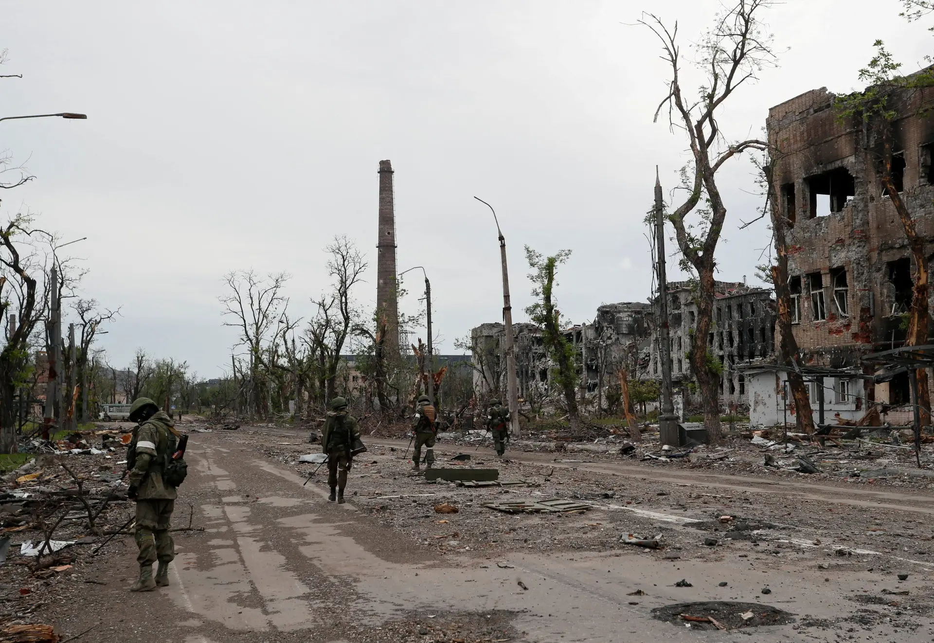 Guerra na Ucrânia: Kiev recupera corpos de combatentes de Azovstal em troca com Moscovo