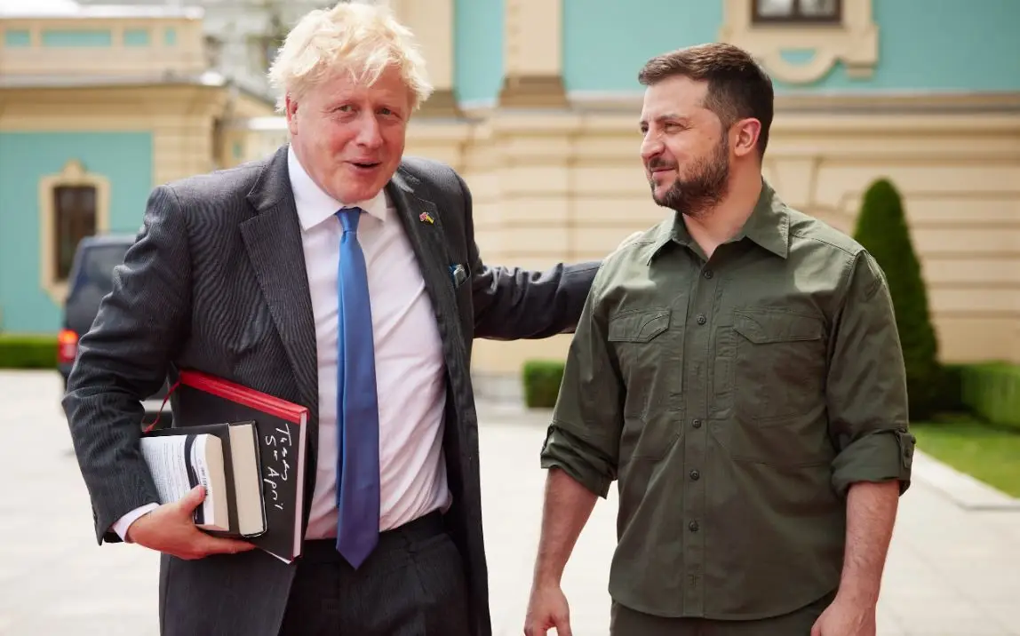 Guerra na Ucrânia: a visita surpresa do primeiro-ministro britânico a Kiev