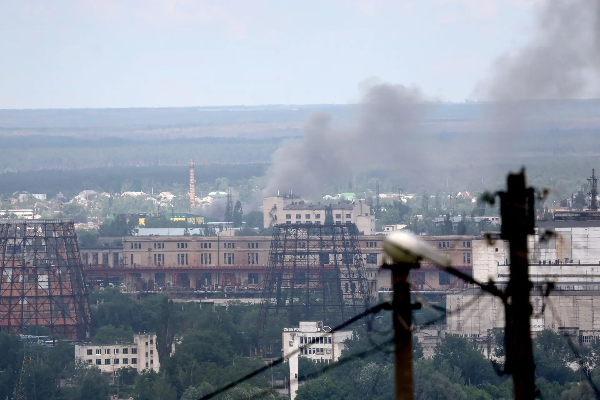 Guerra na Ucrânia: pelo menos quatro mortos em ataque a Lysychansk
