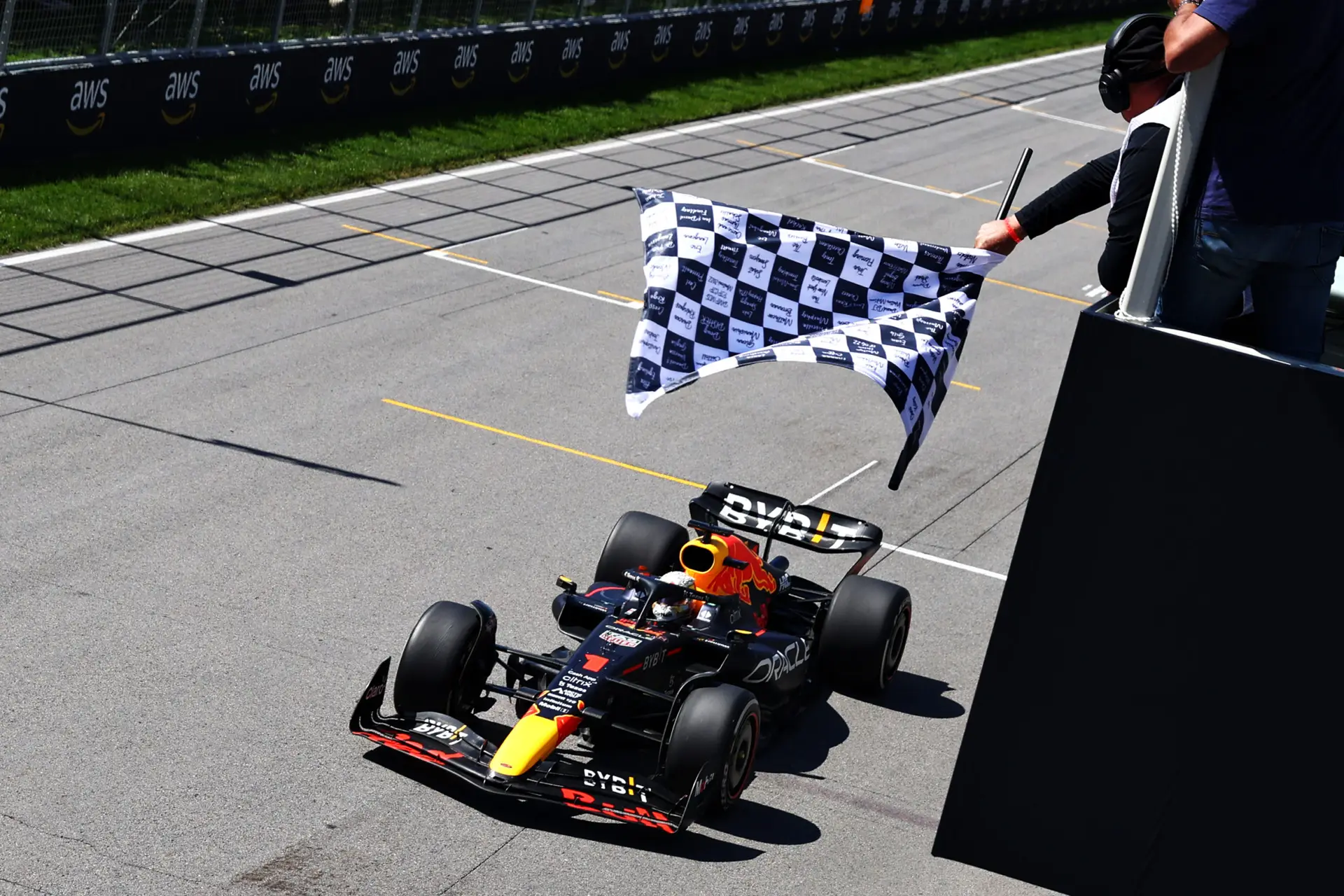 Fórmula 1: Max Verstappen vence GP do Canadá e é mais líder
