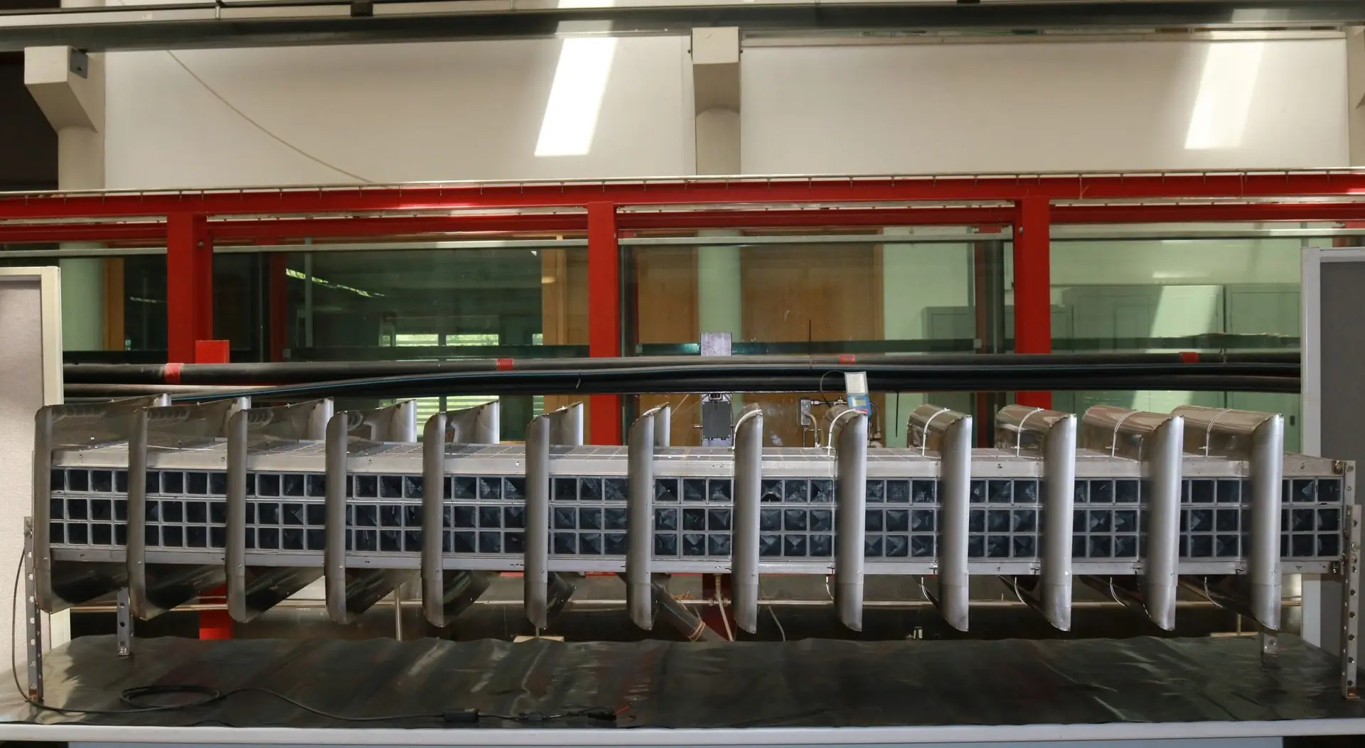 Cientistas de Coimbra criam dispositivo inovador para produzir energia a partir das ondas