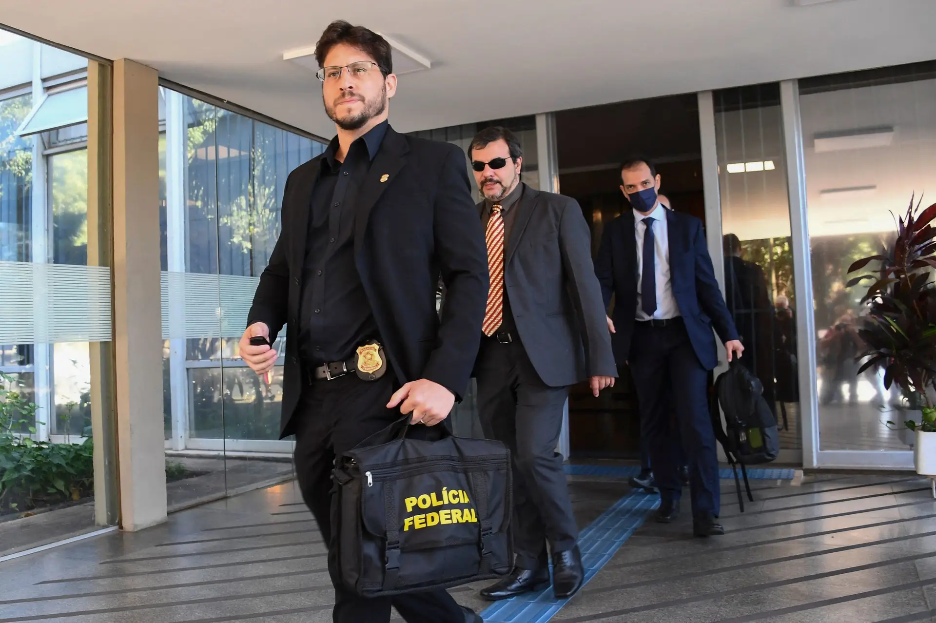 Polícia brasileira realiza ação contra ex-ministro em caso de desvios no Ministério da Educação