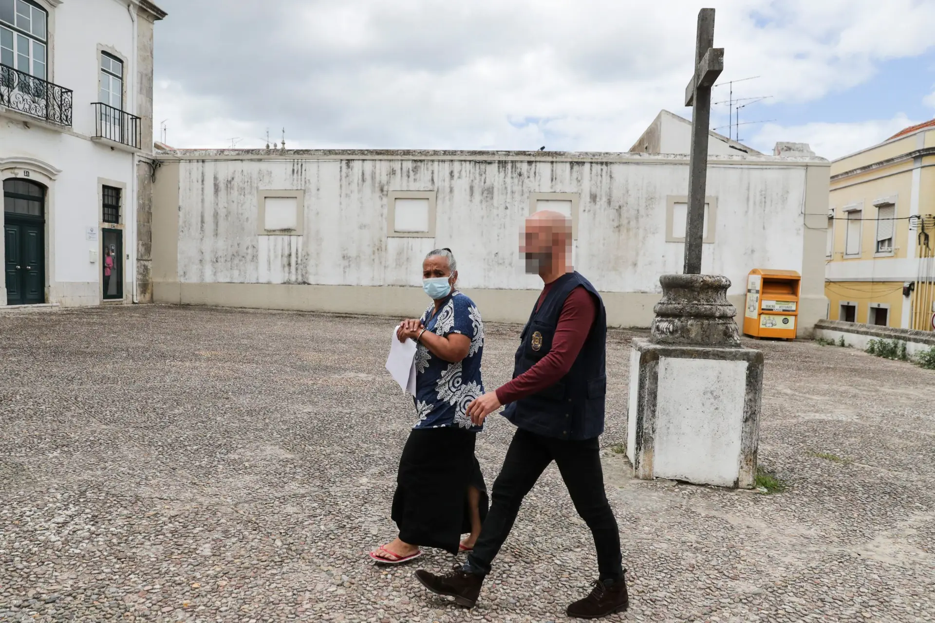 Suspeitos de homicídio de Jéssica ouvidos em Tribunal, horas após funeral da menina de três anos