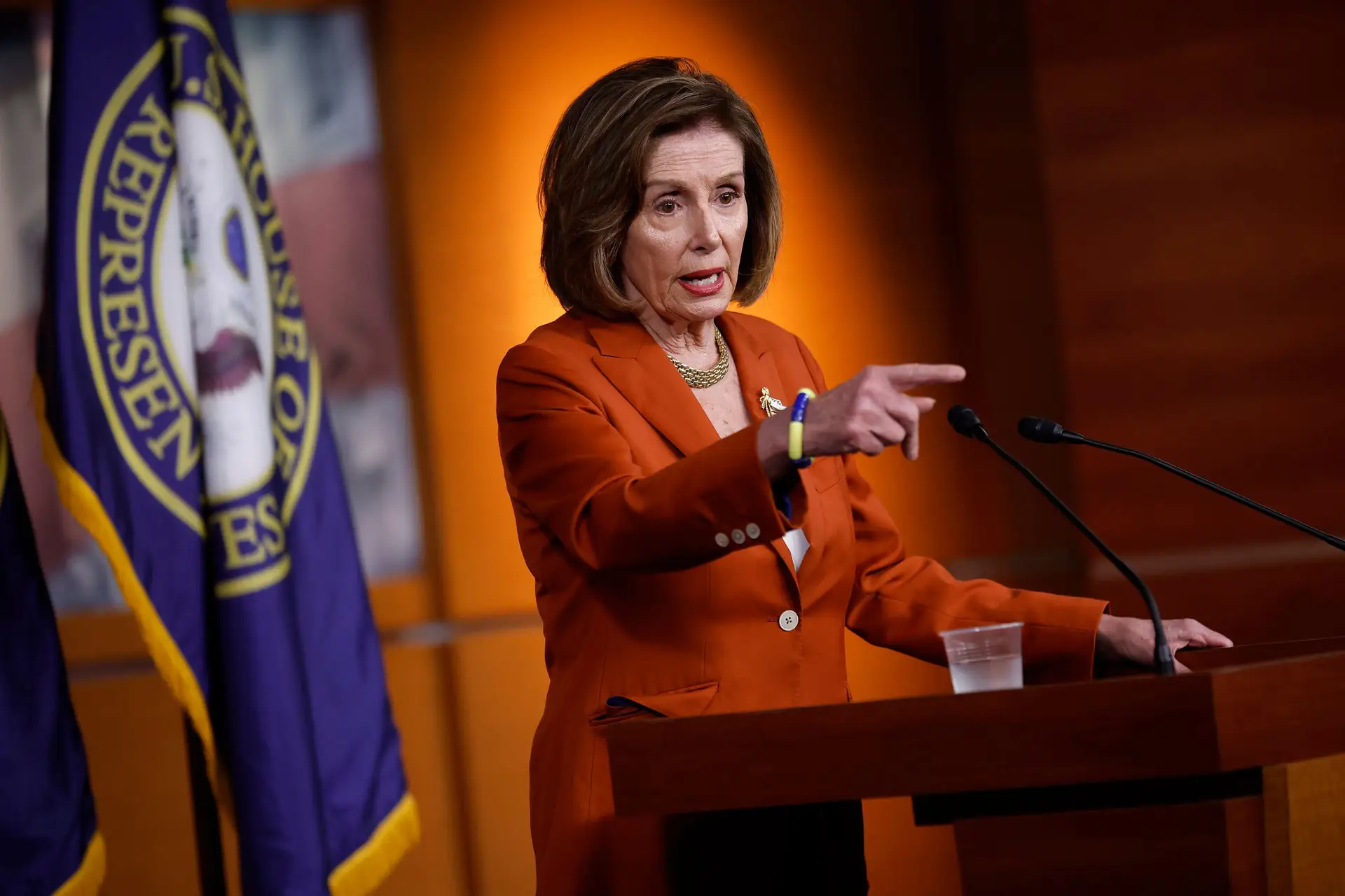 Aborto: decisão do Supremo Tribunal dos EUA é “uma bofetada” para as mulheres, diz Pelosi