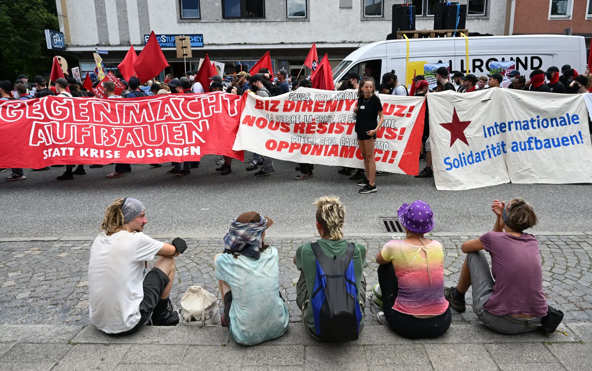 Cimeira G7: manifestantes contra evento pedem medidas legais por limites ao protesto