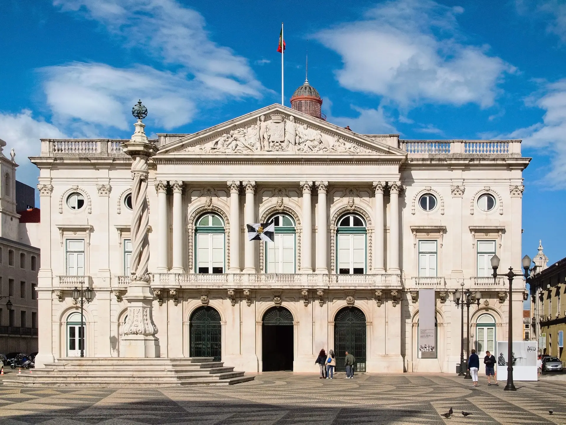 Câmara de Lisboa proíbe eventos nos parques da cidade e condiciona trânsito em Monsanto