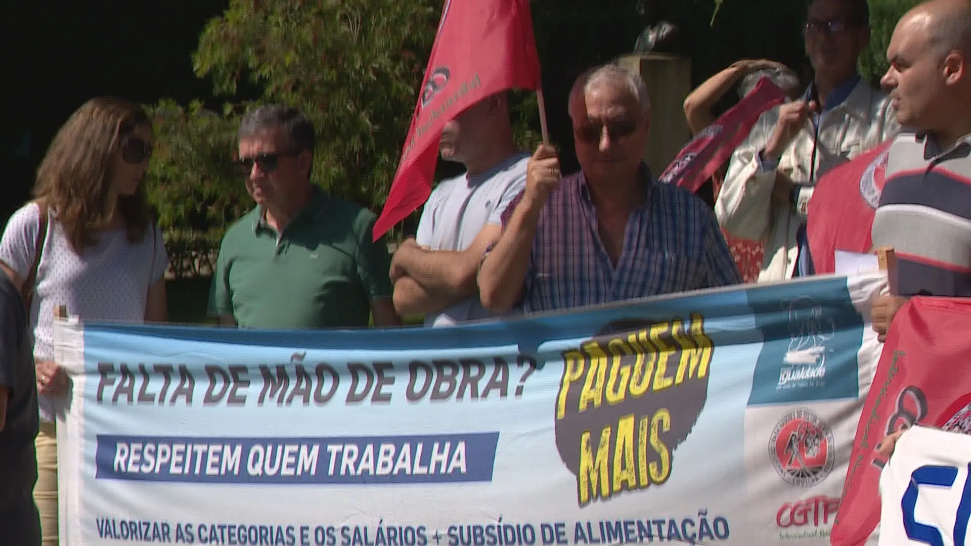 Famalicão: trabalhadores do setor têxtil na rua em protesto por melhores salários