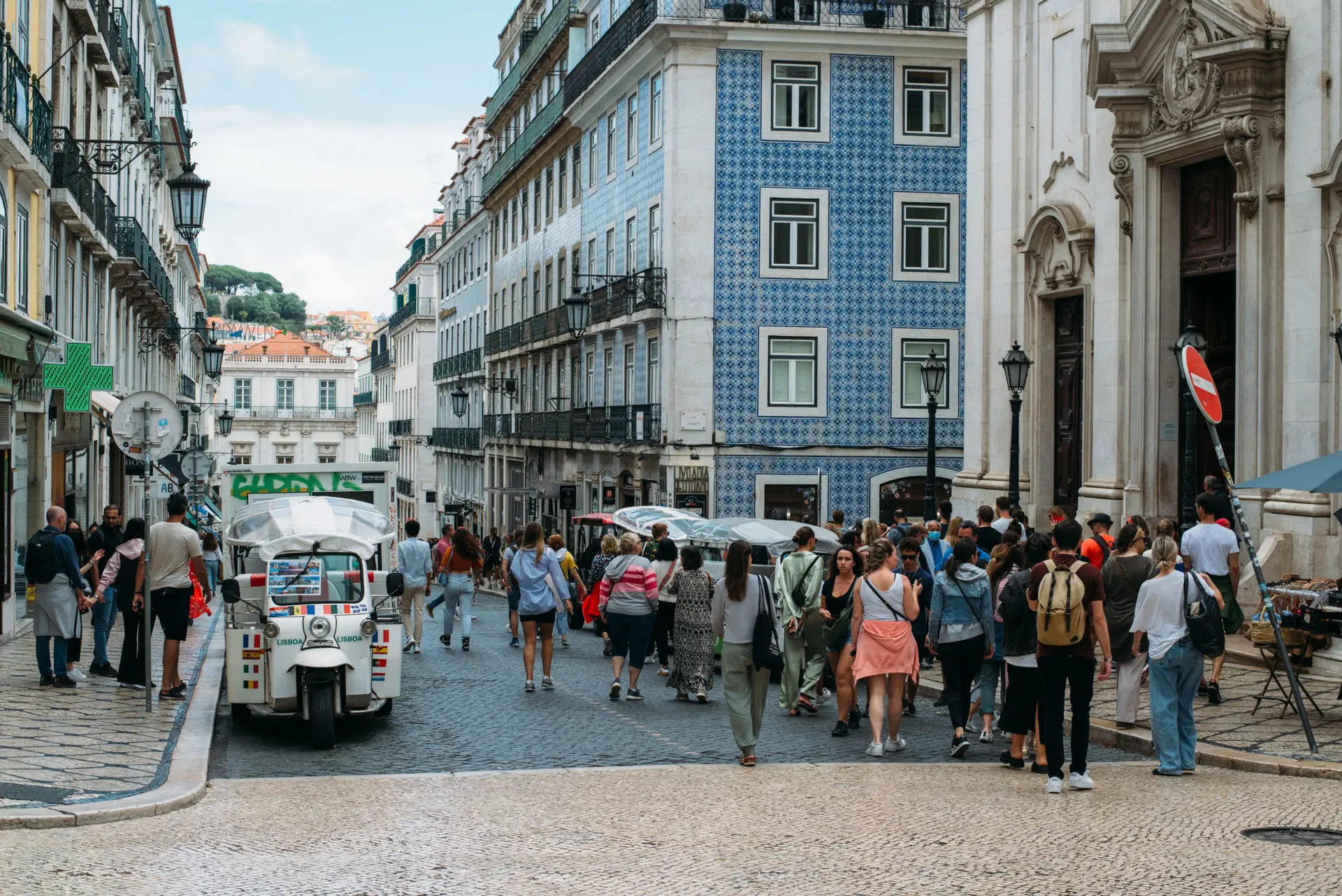 Confiança dos consumidores e clima económico diminuem em junho