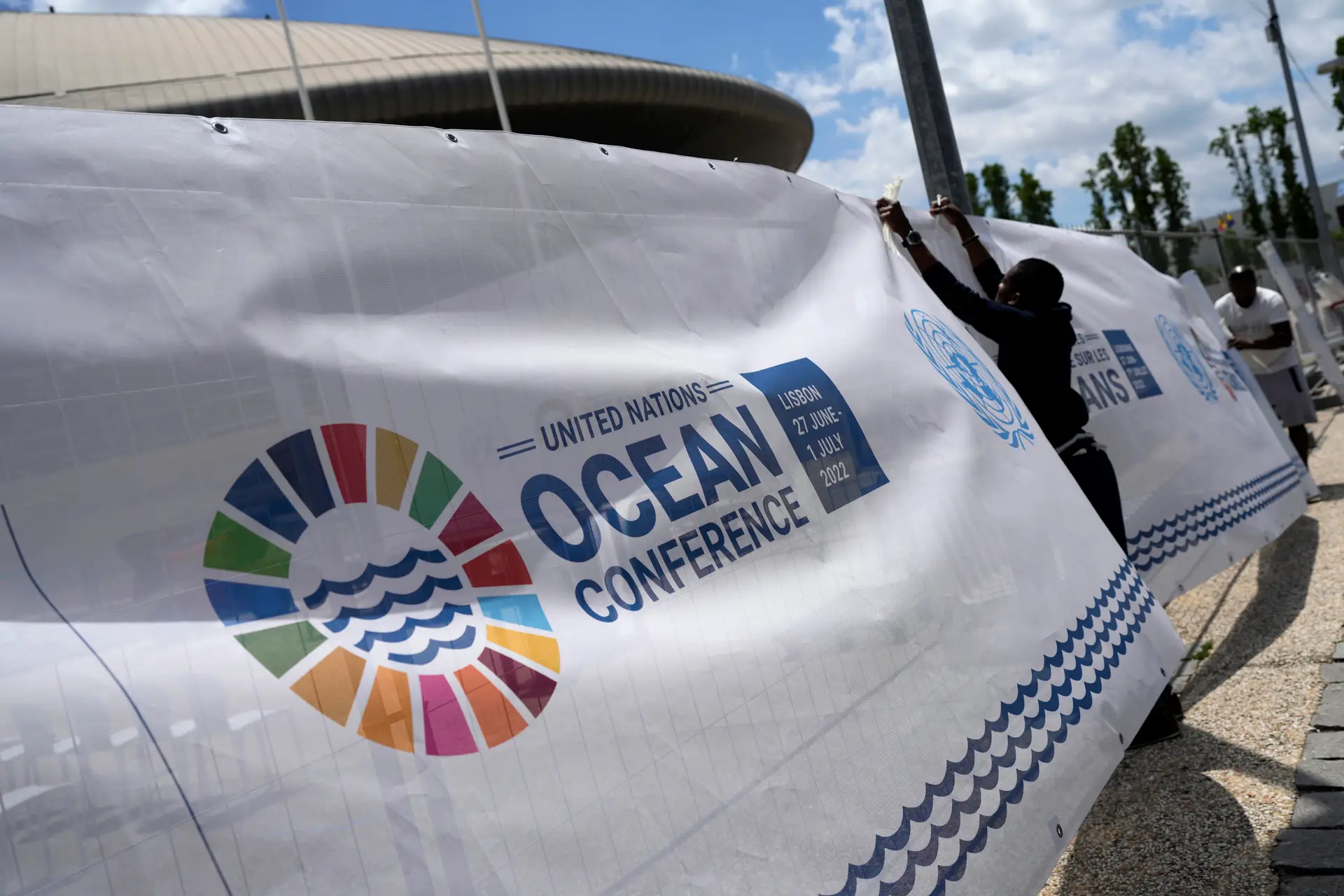 Marcha pelo clima com o surf como “embaixador” à margem da Conferência dos Oceanos