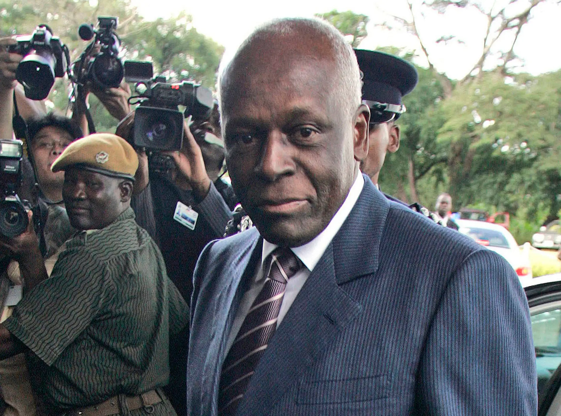 José Eduardo dos Santos: filhas pedem testes para despistar possível envenenamento e exigem investigação sobre acidente