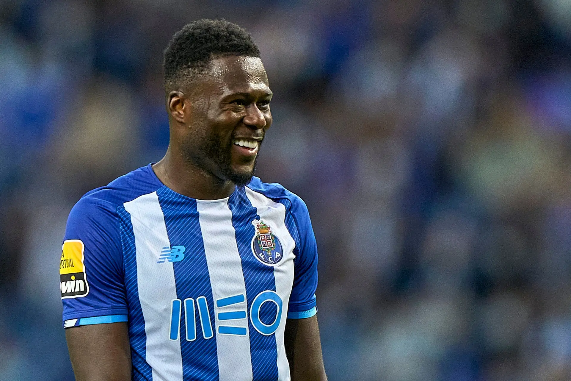 Mbemba confirma saída do FC Porto após não aceitar renovação