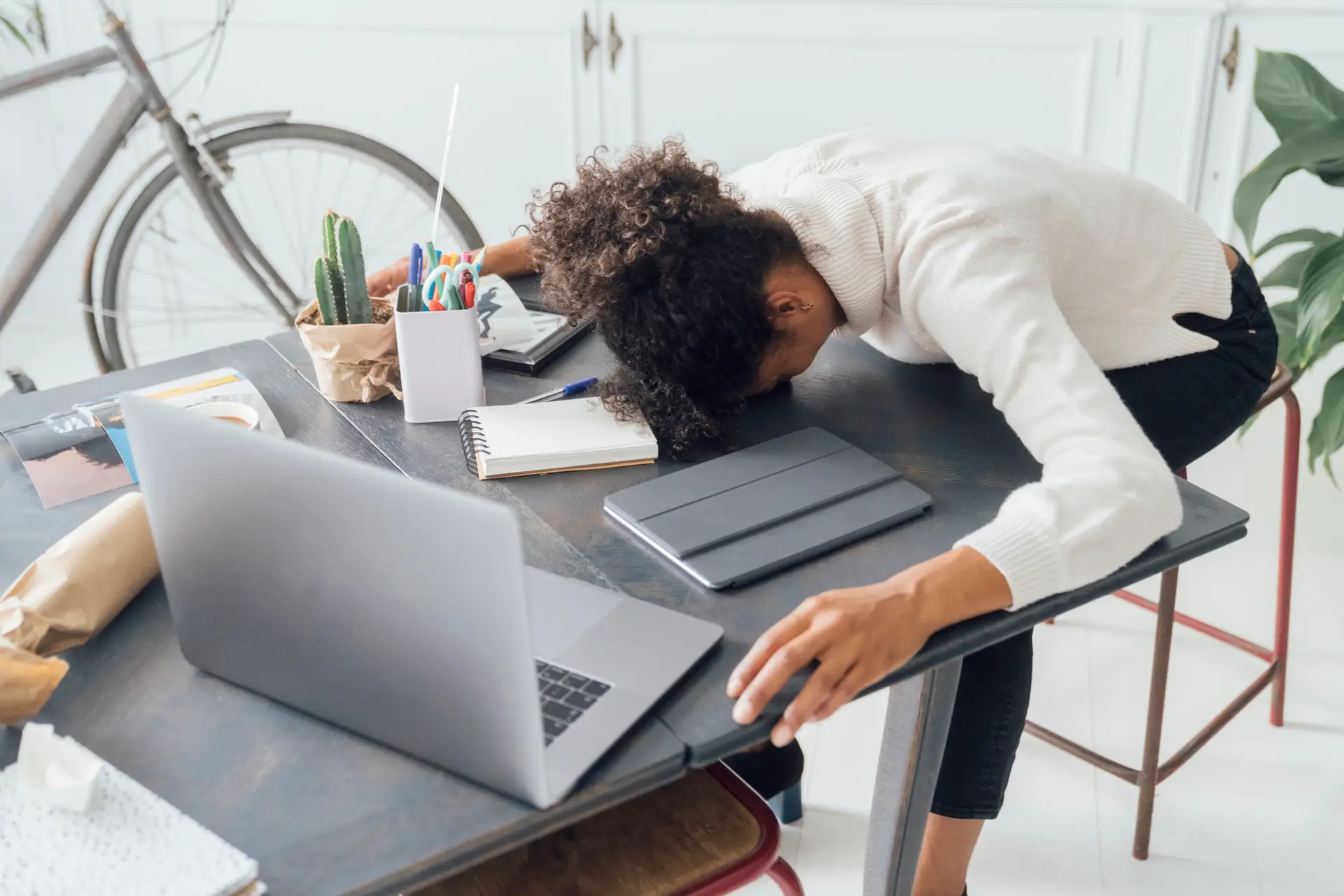 Cerca de 80% dos trabalhadores tem pelo menos um sintoma de burnout