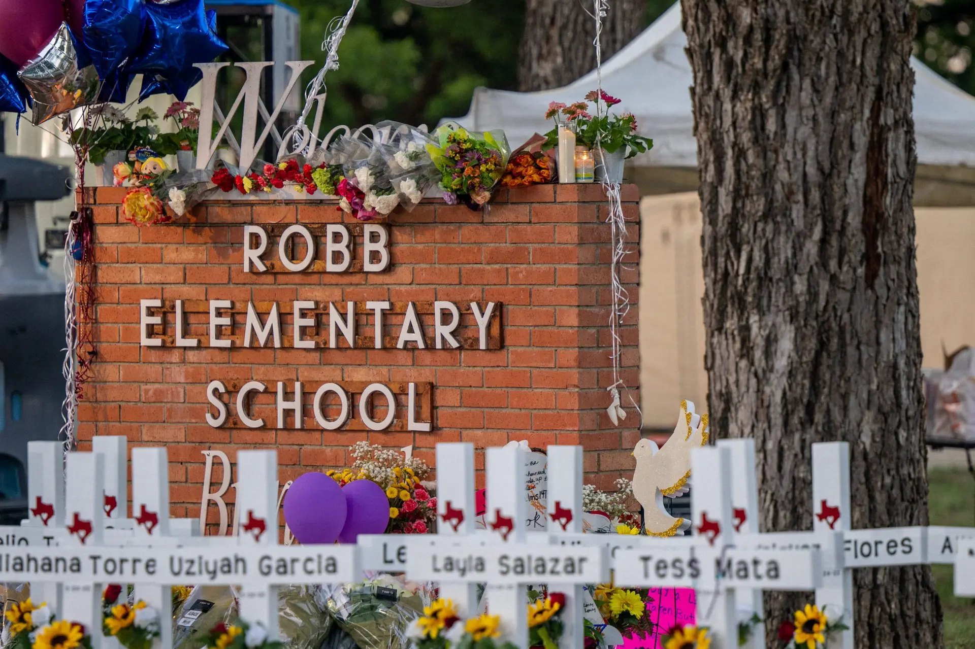 Chefe de polícia demitido devido a falhas no massacre em escola no Texas