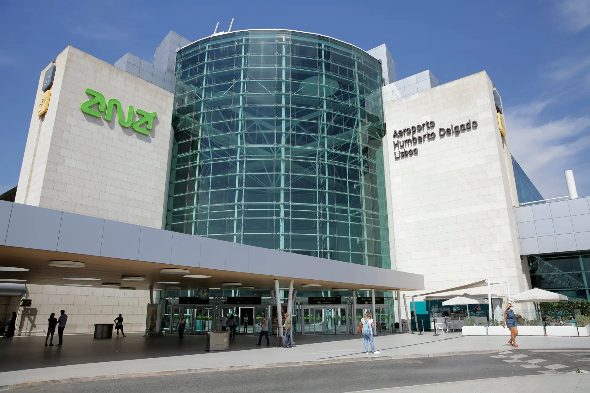 Cerca de 30 voos cancelados em Lisboa devido a greves em aeroportos internacionais 