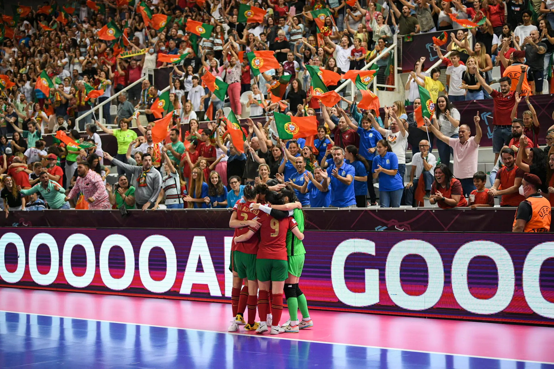 António Costa aplaude garra e determinação da seleção portuguesa de futsal feminino