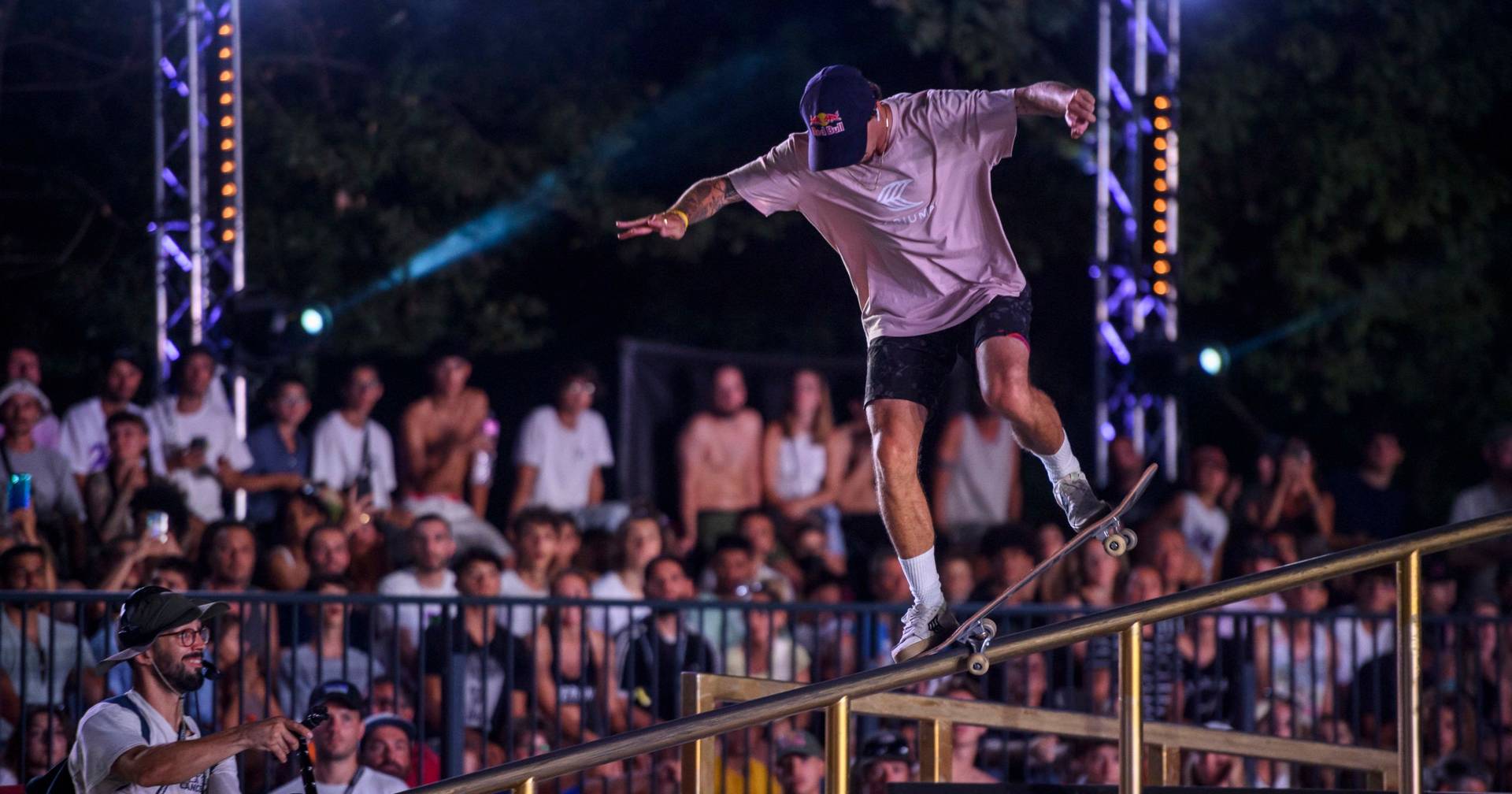 Skateboarder Gustavo Ribeiro fica em terceiro no Roma Pro - SIC Notícias