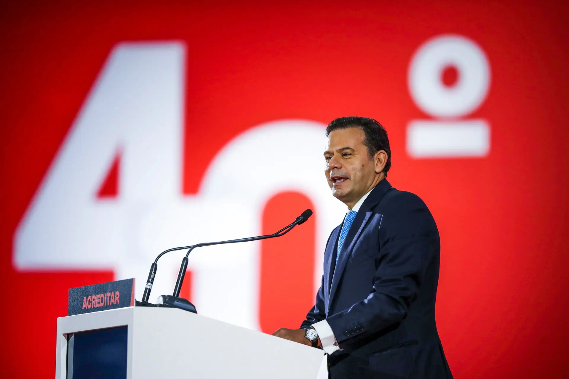 Novo líder do PSD criticado por autarcas do partido após recusar referendo à regionalização