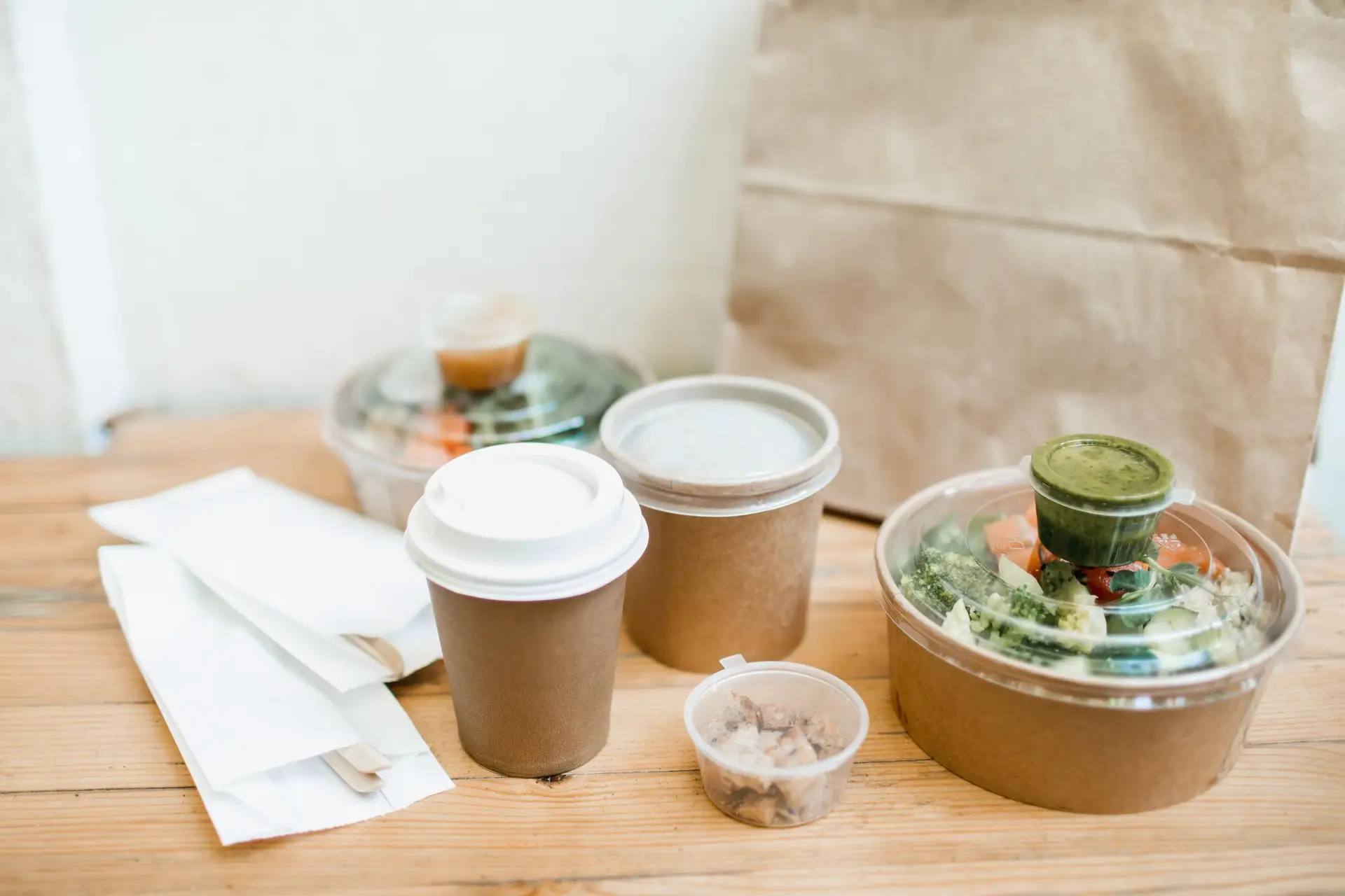 Taxa sobre embalagens de plástico de uso único: roulottes e máquinas automáticas excluídas