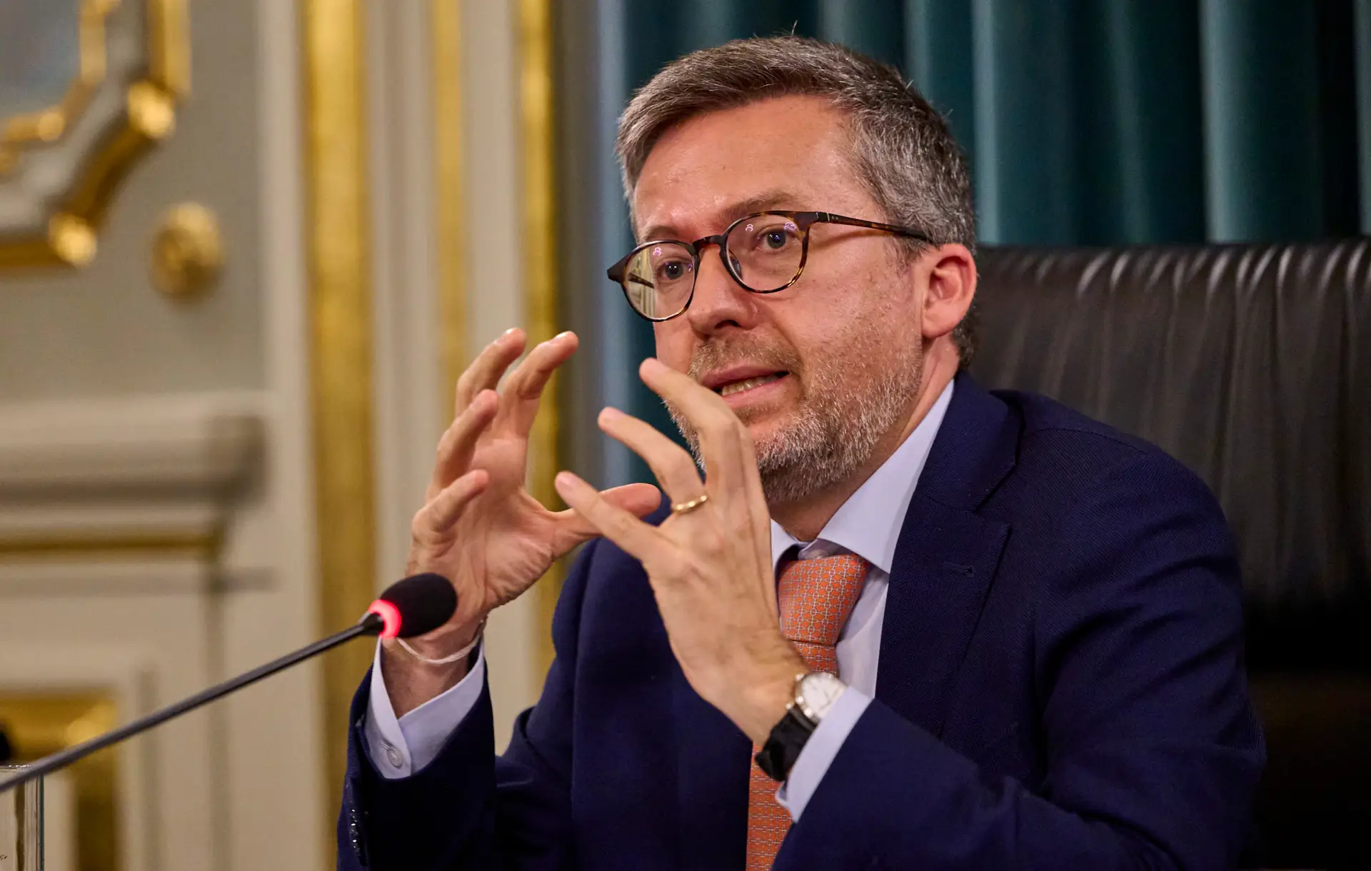 LISBON, PORTUGAL – NOVEMBER 29: Lisbon Mayor Carlos Moedas gestures while making a point during his first meeting with members of the Associação Da Imprensa Estrangeira Em Portugal AIEP (Foreign Press Association) in City Hall on November 29, 2021 in Lisbon, Portugal. Former Portuguese Parliamentarian and European Commissioner for Research, Science and Innovation Carlos Moedas became the 78th Lisbon Mayor on October 18, 2021, after being elected while contending for the Social Democratic Party PSD on September 26, 2021. (Photo by Horacio Villalobos#Corbis/Corbis via Getty Images)