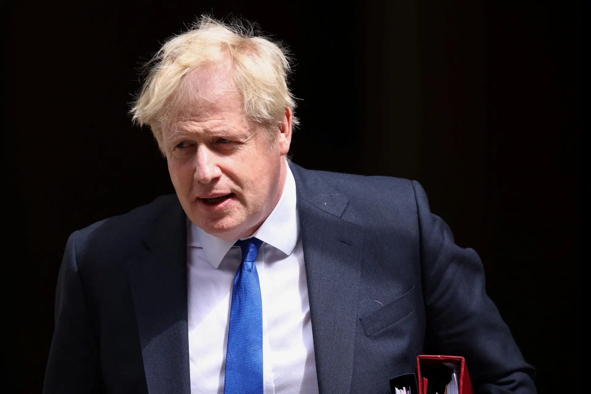 Crise no Governo britânico: Boris Johnson não se vai demitir