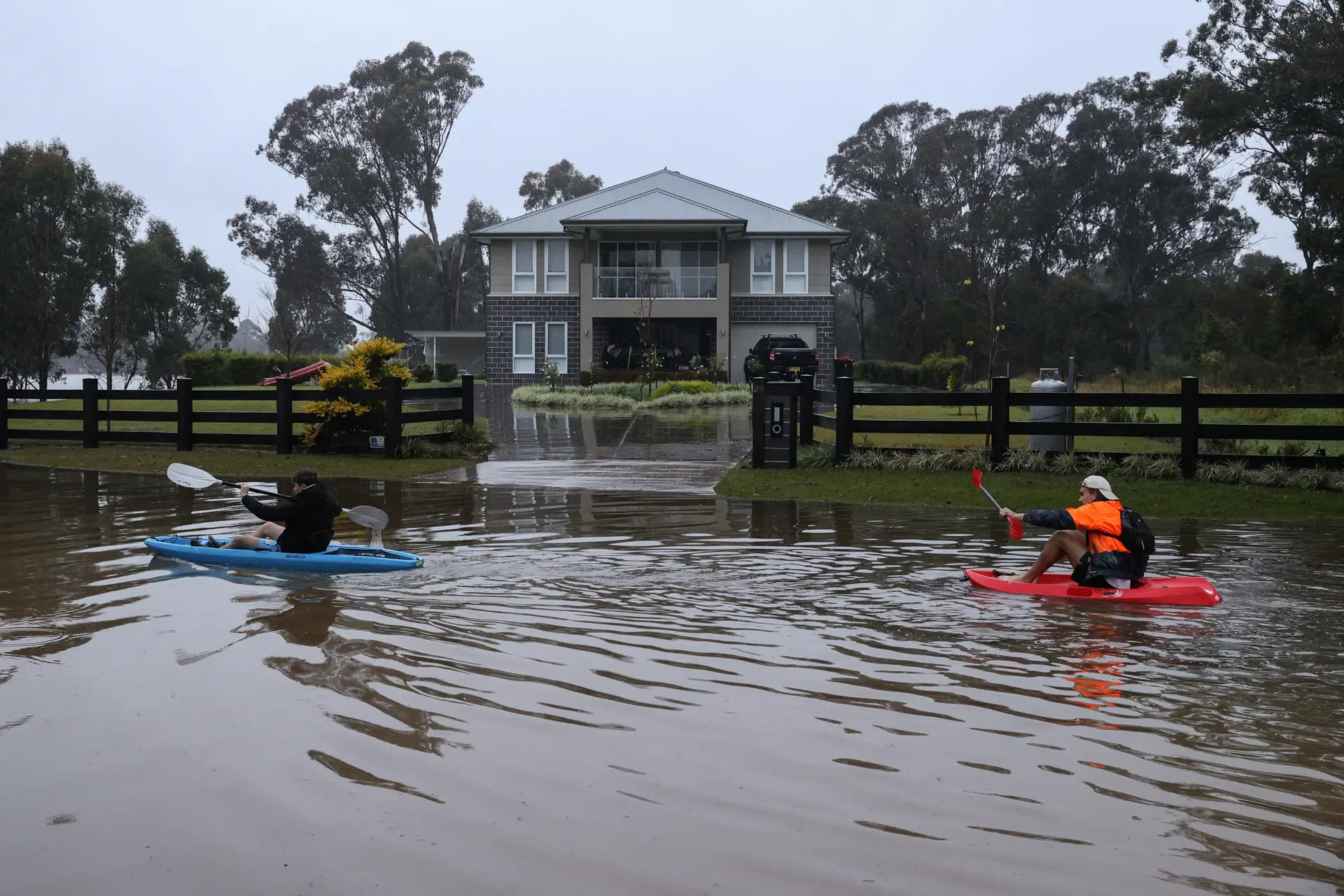 Inundações na Austrália: mais de 85 mil pessoas retiradas de casa 